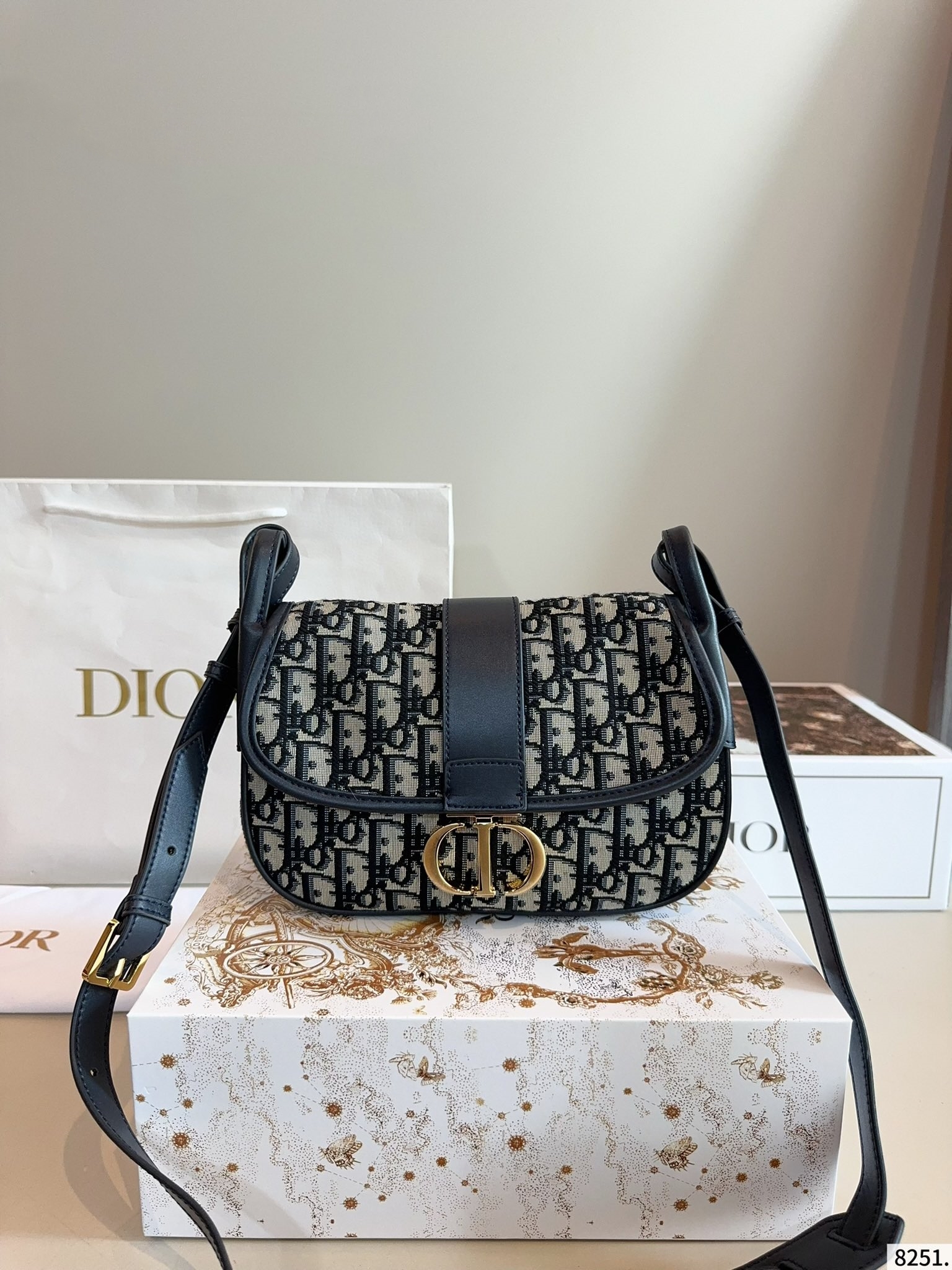 【DIOR旗艦店】ディオール Montaigne 新しいショルダーバッグ