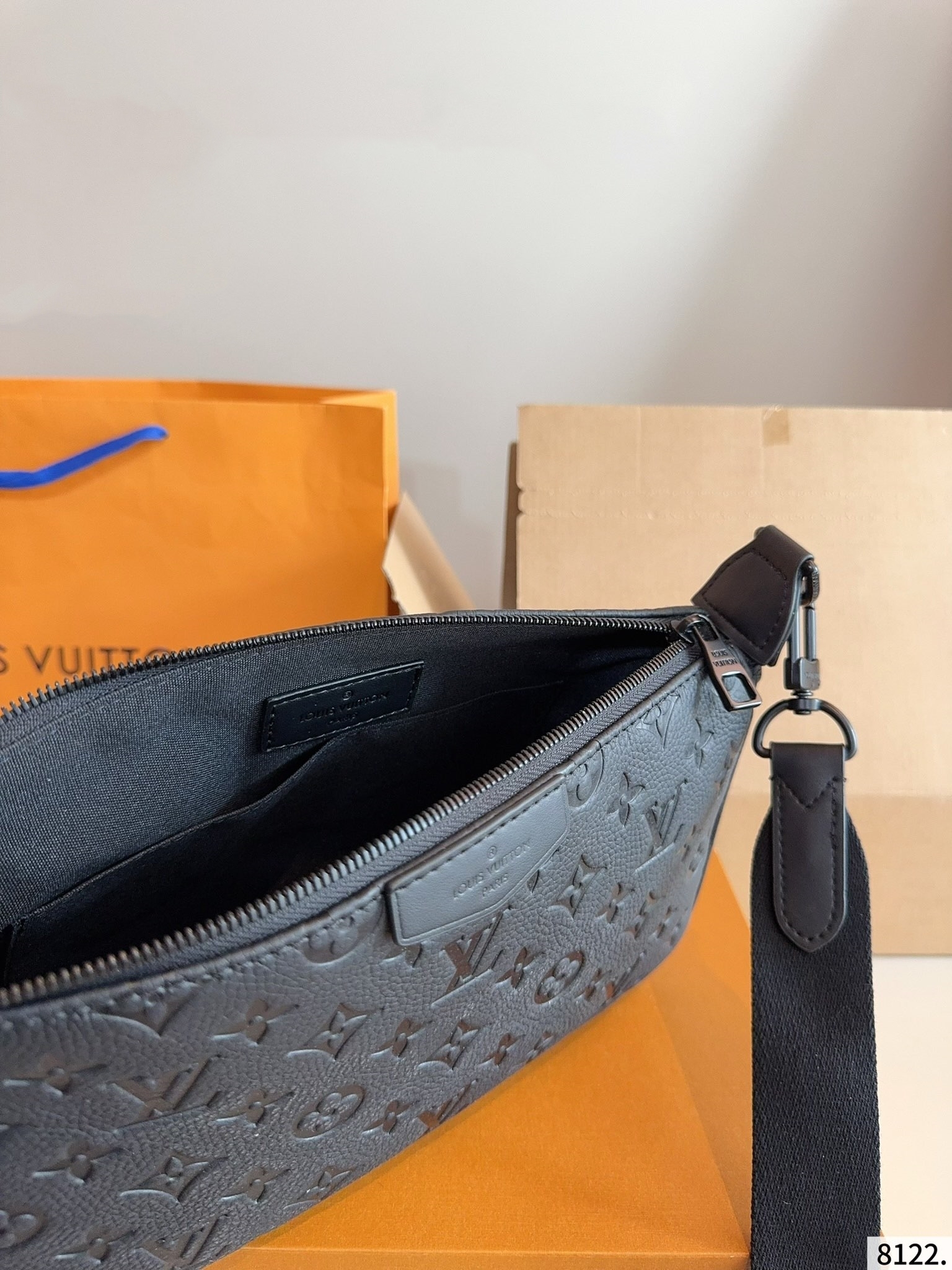 大人気定番商品★LOUIS VUITTON ルイヴィトン S-CAPE メッセンジャーバッグ