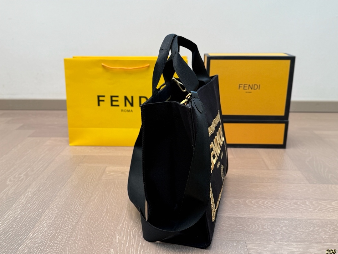 【FENDI x VERSACE旗艦店】FENDACE 連名のトートバッグ