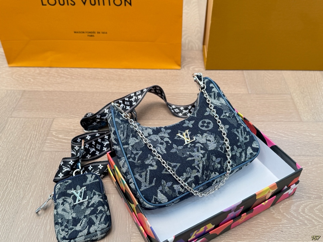 LOUIS VUITTON ルイヴィトン 3つに1つ腋の下バッグ