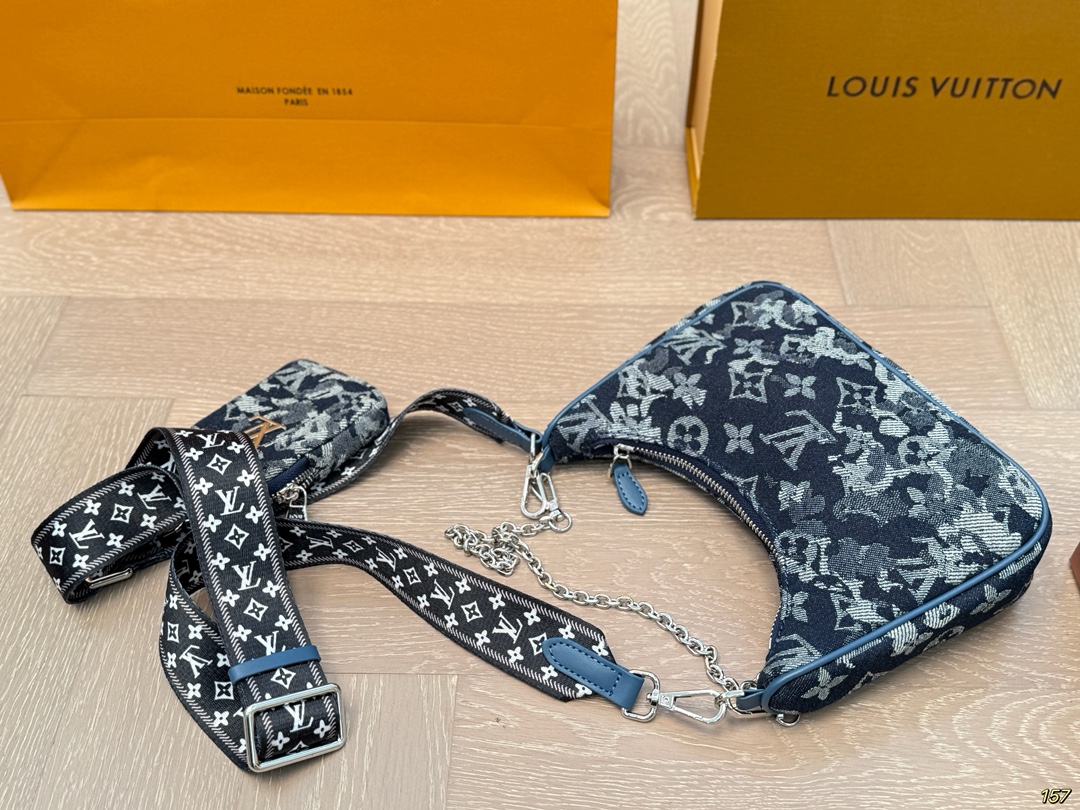 LOUIS VUITTON ルイヴィトン 3つに1つ腋の下バッグ