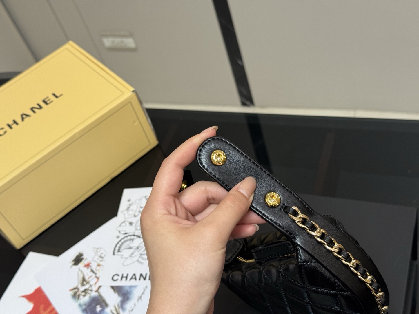 【CHANEL公式旗艦店】シャネル 23C pouch ハンドバッグ