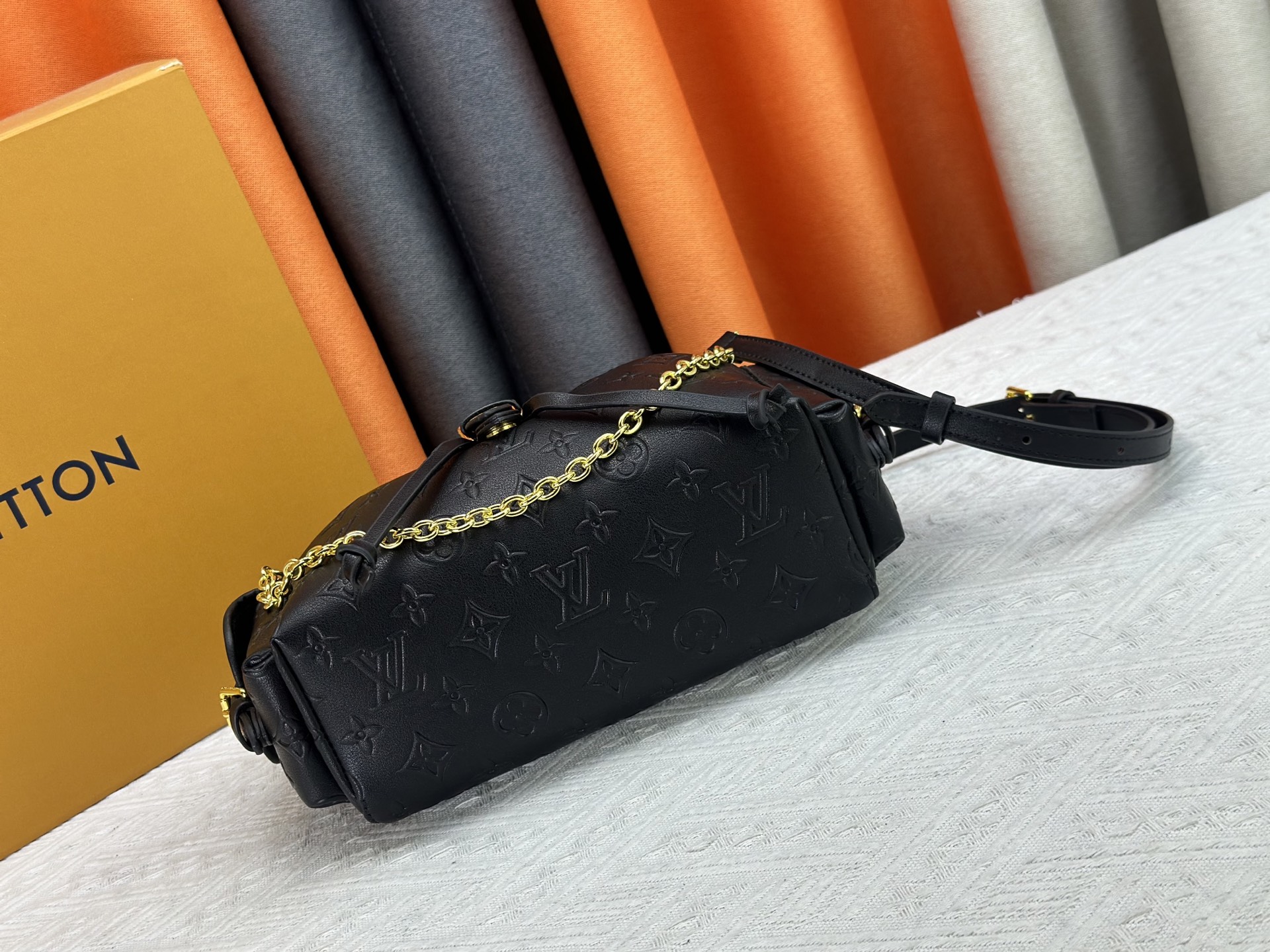 LOUIS VUITTON ルイヴィトン Odysée ショルダーバッグ M25085