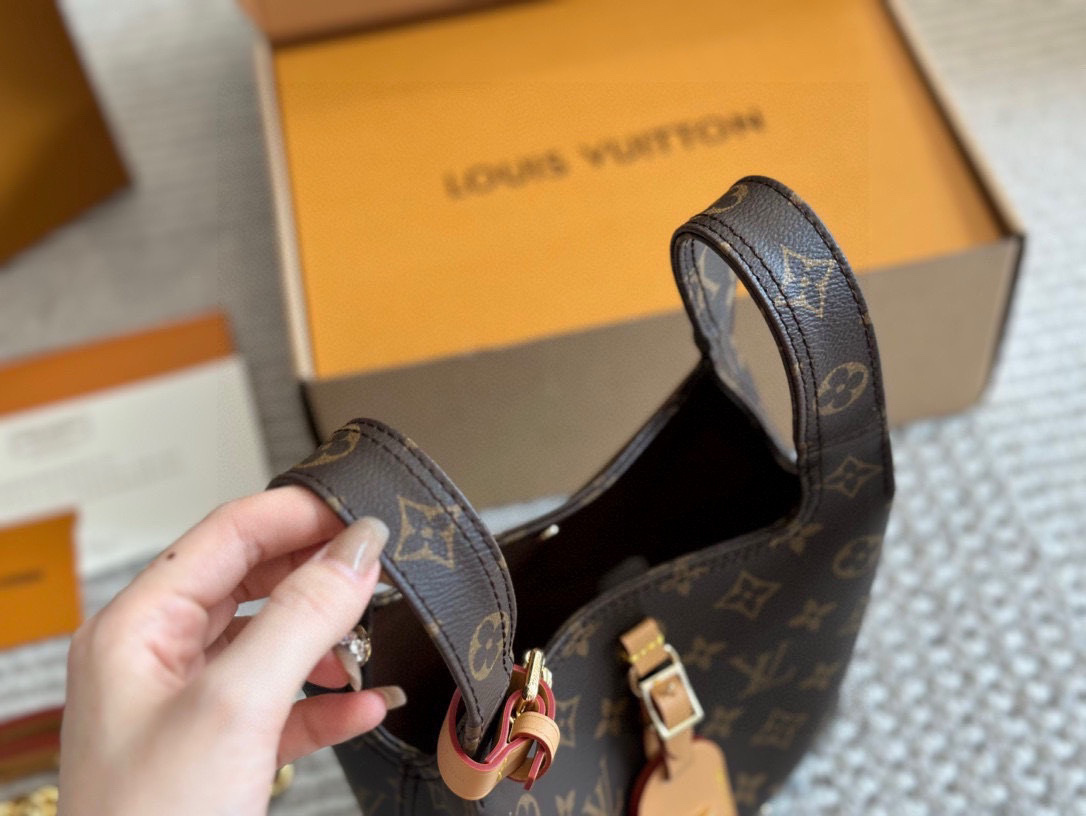 LOUIS VUITTON ルイヴィトン Atlantis BB M46816 ハンドバッグ