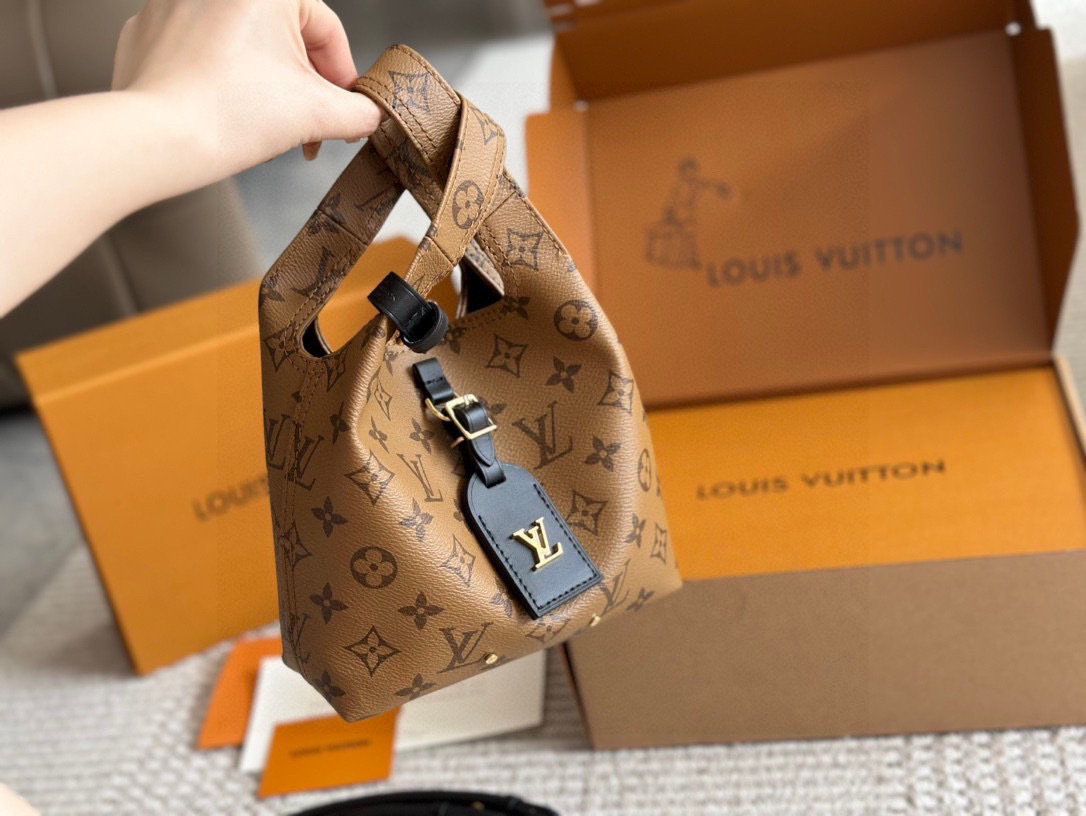 LOUIS VUITTON ルイヴィトン Atlantis BB M46816 ハンドバッグ