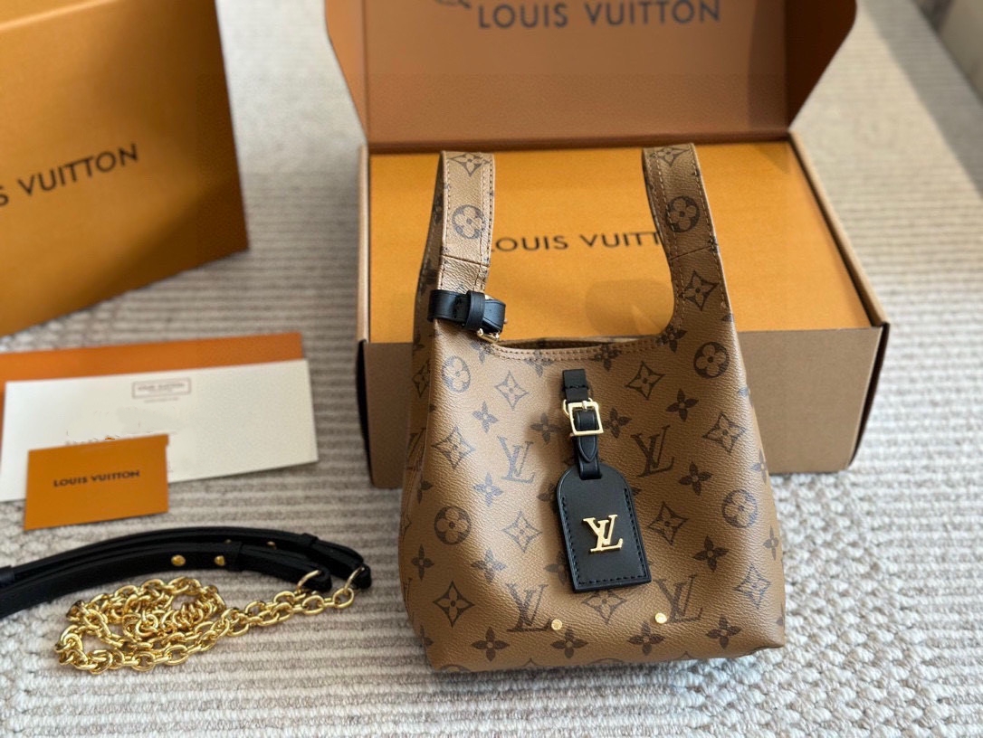 LOUIS VUITTON ルイヴィトン Atlantis BB M46816 ハンドバッグ