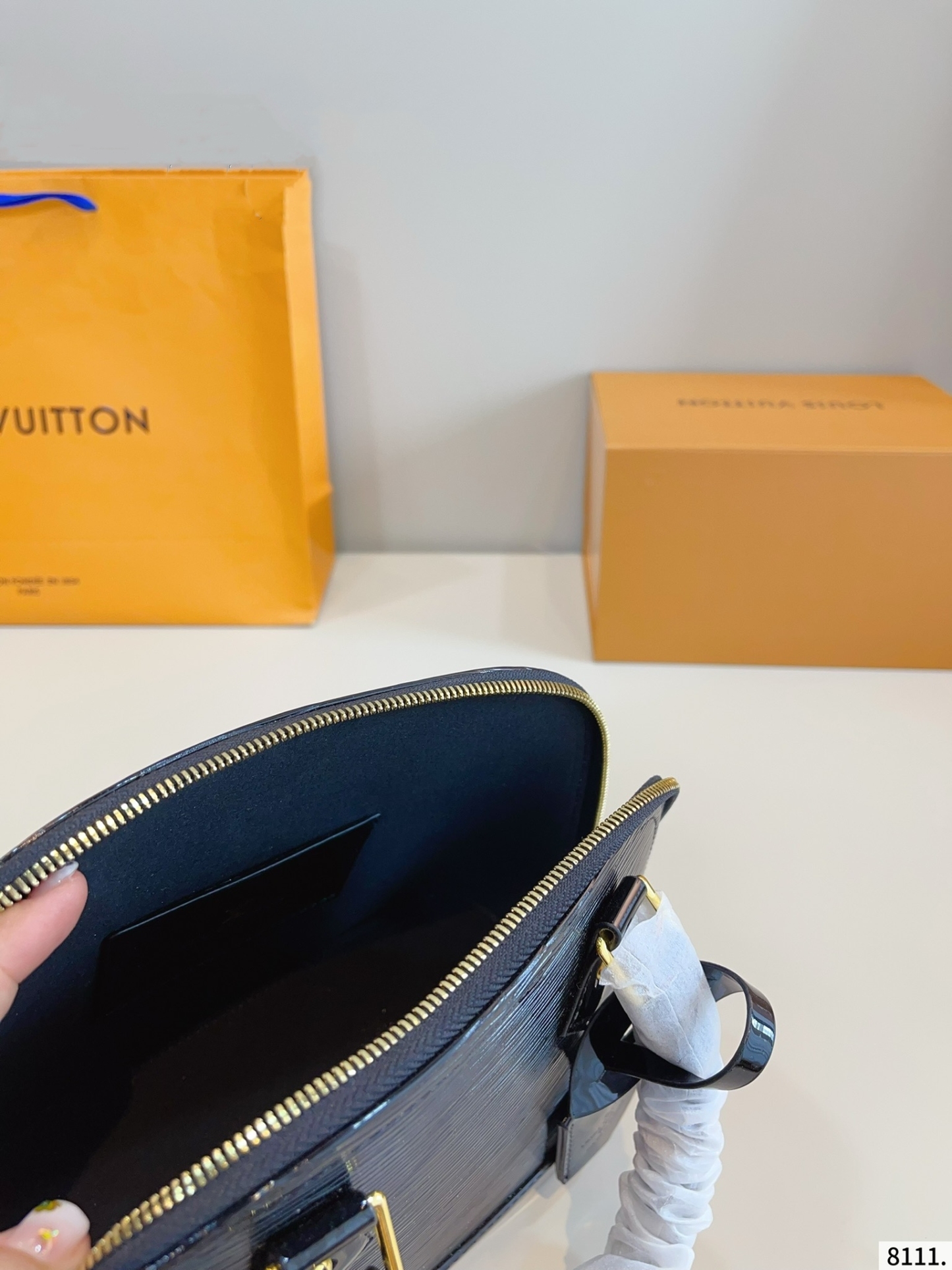 LOUIS VUITTON ルイヴィトン Alma BB シェルバッグ