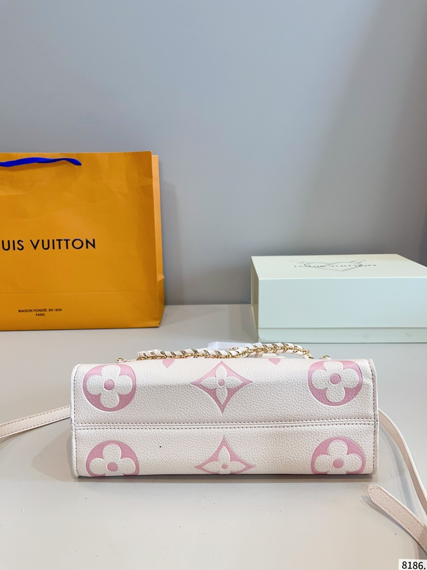 LOUIS VUITTON ルイヴィトン ★大人気 ONTHEGO ショルダーバッグ