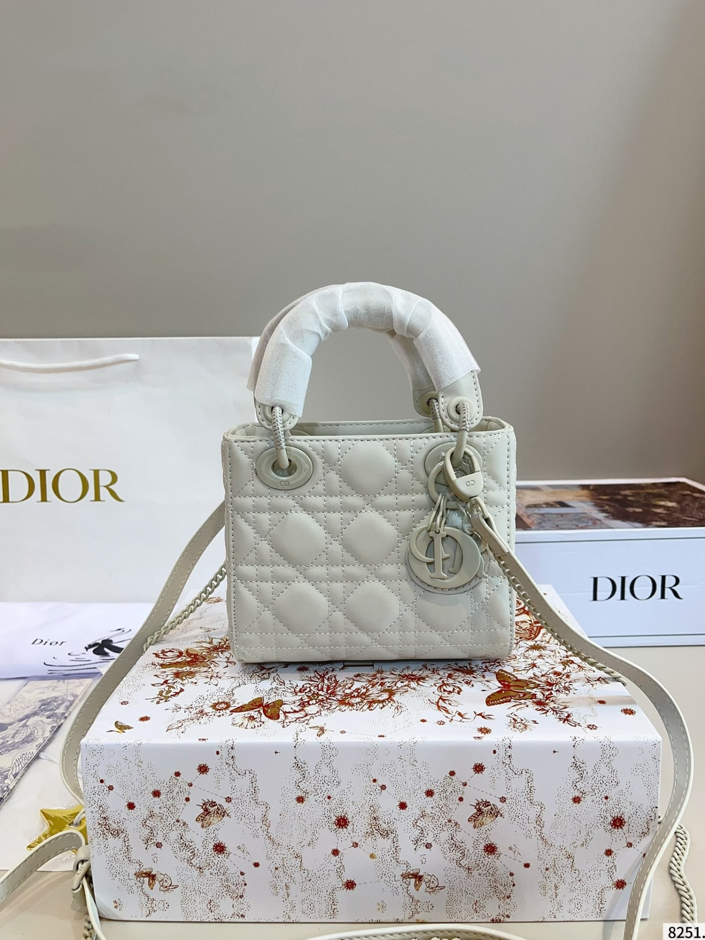 【DIOR旗艦店】ディオール Lady ハンドバッグ 17*8*14cm