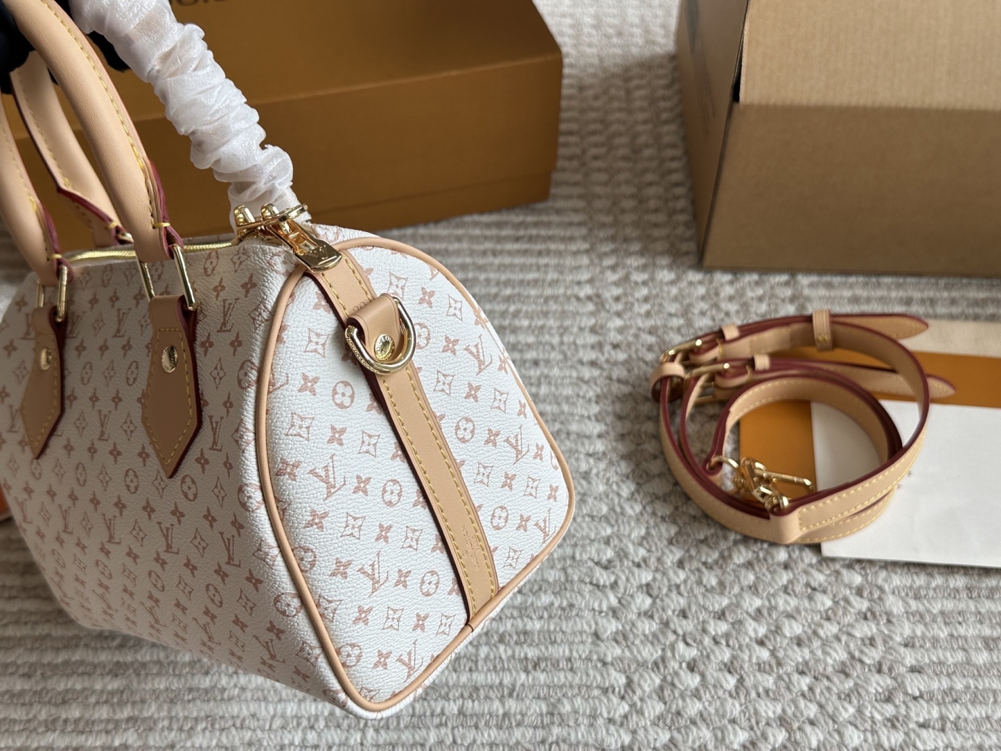 LOUIS VUITTON ルイヴィトン  SPEEDY 20 クロスボディバッグ