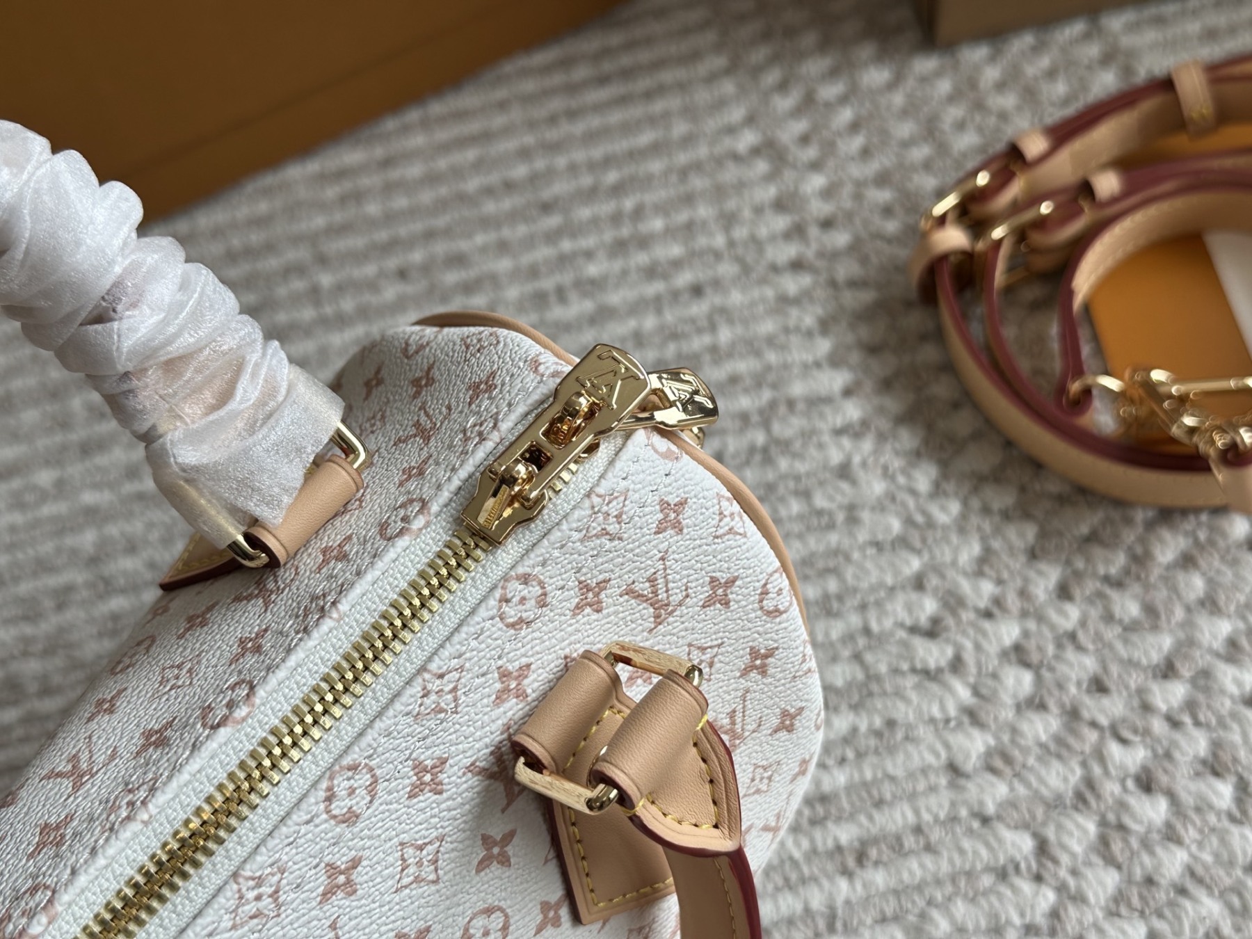 LOUIS VUITTON ルイヴィトン  SPEEDY 20 クロスボディバッグ