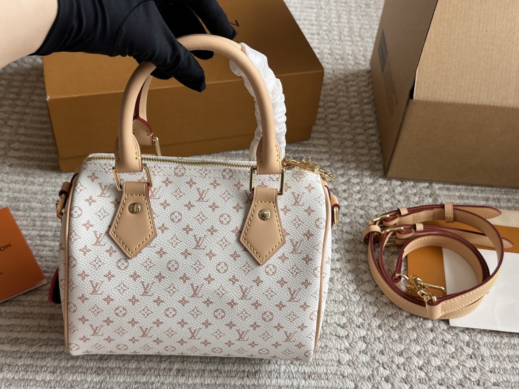 LOUIS VUITTON ルイヴィトン  SPEEDY 20 クロスボディバッグ