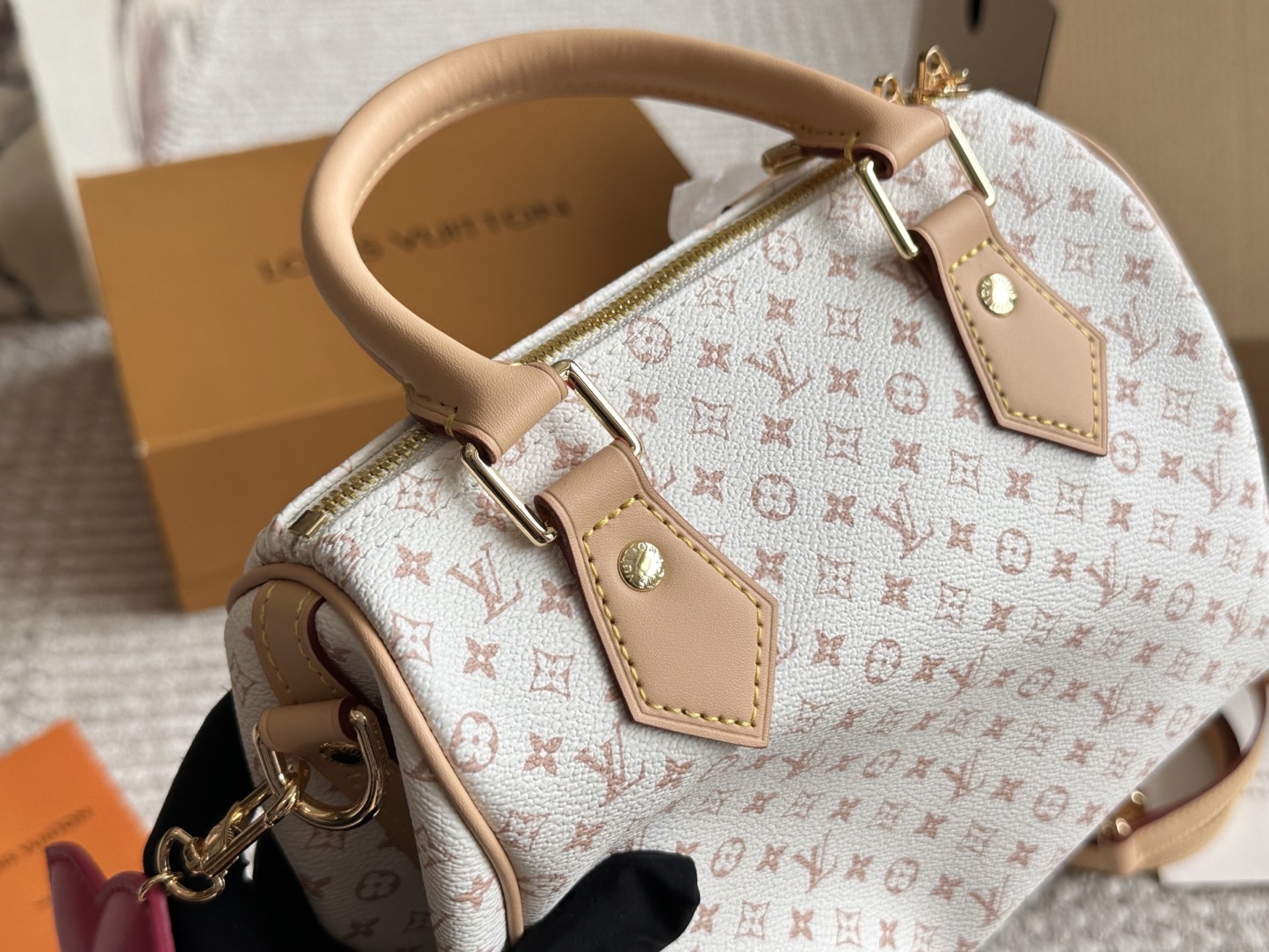 LOUIS VUITTON ルイヴィトン  SPEEDY 20 クロスボディバッグ