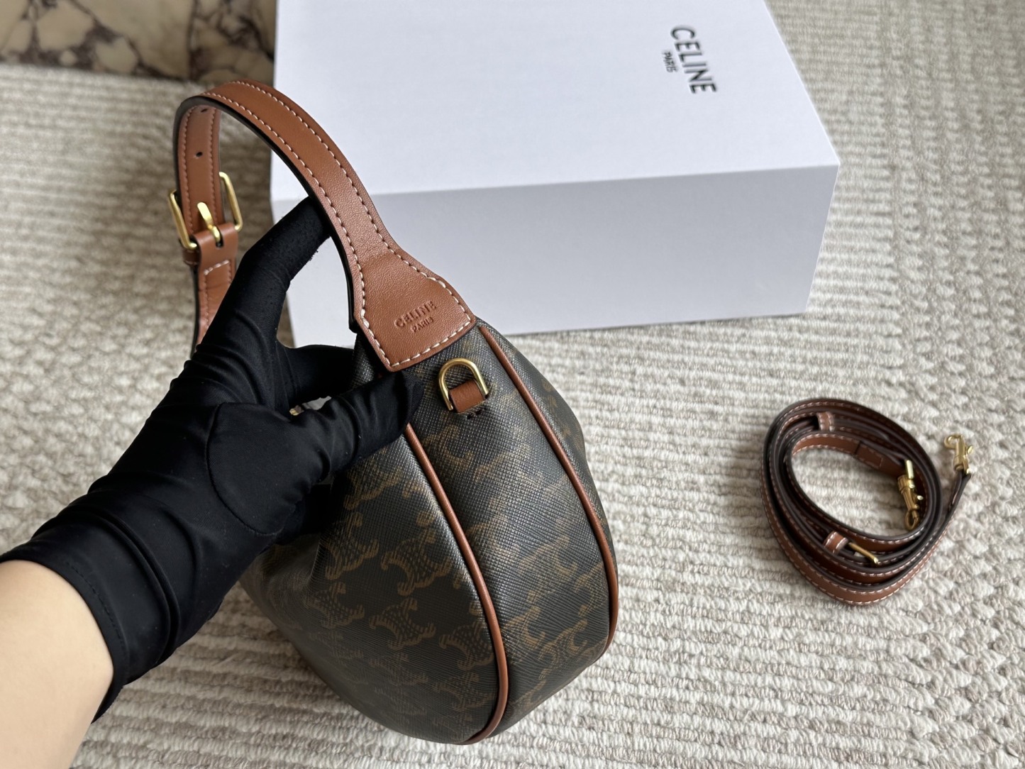 【CELINE公式旗艦店】セリーヌ 新作わきバッグ 3色