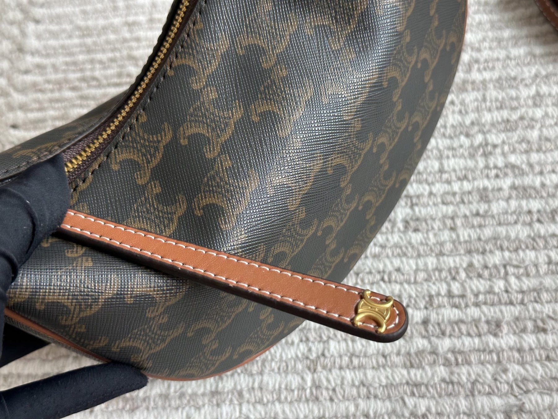 【CELINE公式旗艦店】セリーヌ 新作わきバッグ 3色