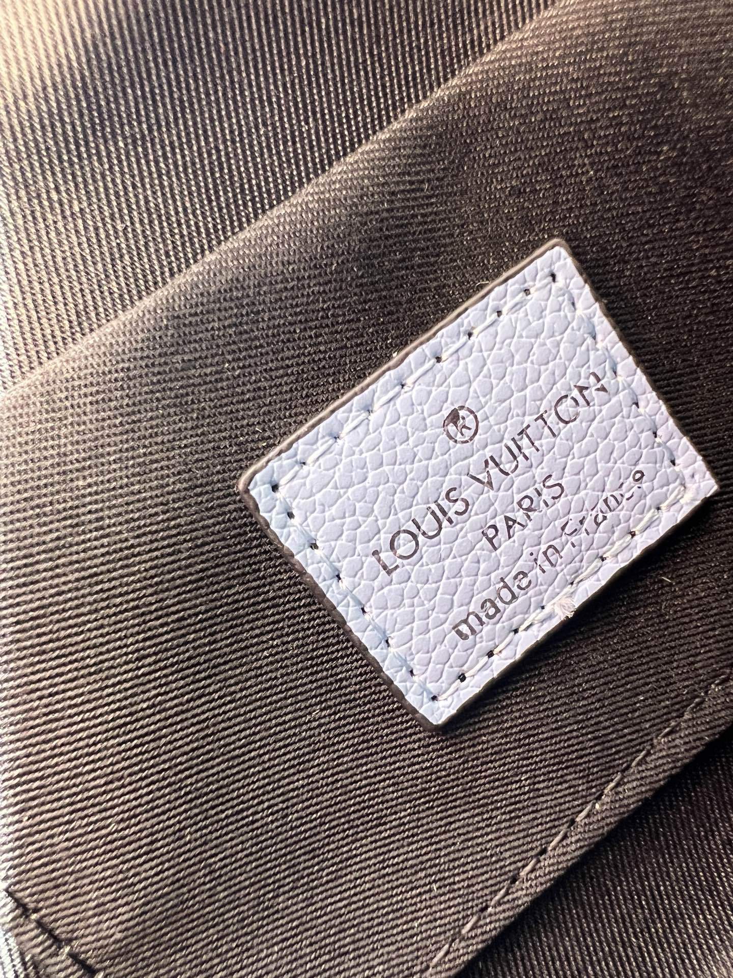 LOUIS VUITTON ルイヴィトン PULSE ショルダーバッグ M14116
