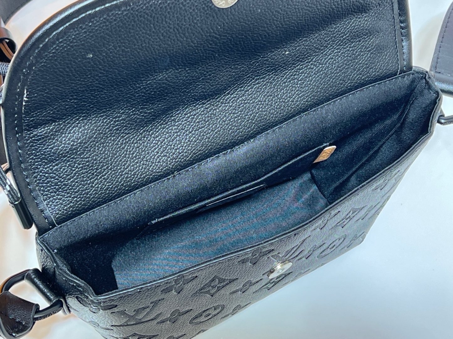 LOUIS VUITTON ルイヴィトン PULSE ショルダーバッグ M14874 M12636