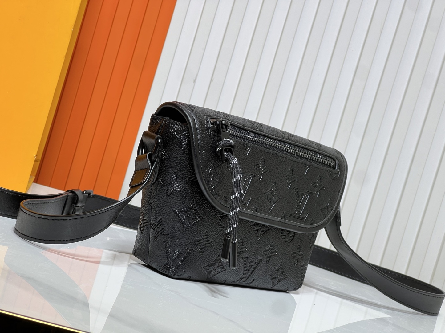 LOUIS VUITTON ルイヴィトン PULSE ショルダーバッグ M14874 M12636