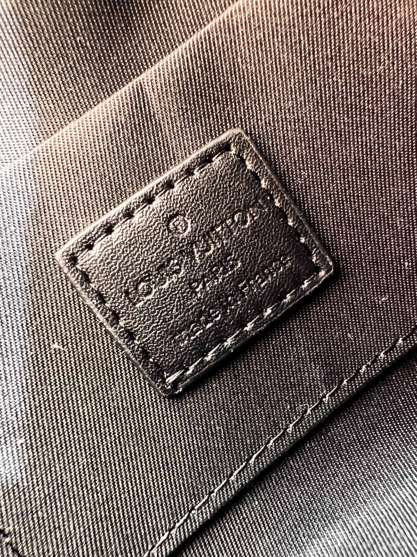 LOUIS VUITTON ルイヴィトン PULSE ショルダーバッグ M14874 M12636