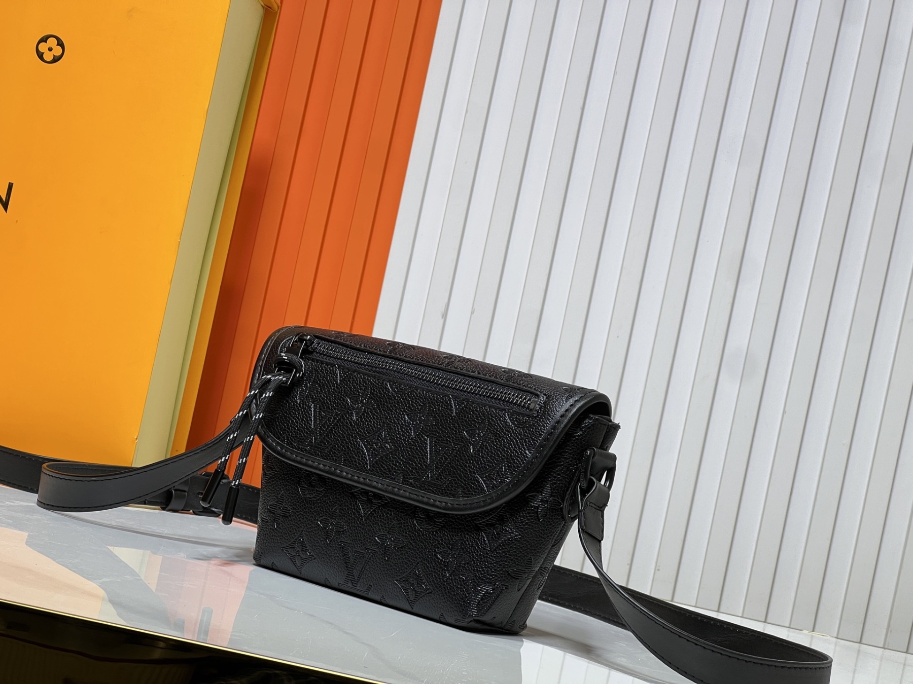 LOUIS VUITTON ルイヴィトン PULSE ショルダーバッグ M14874 M12636