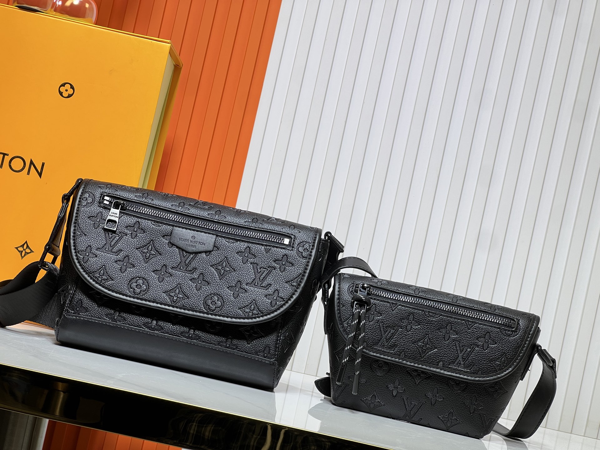 LOUIS VUITTON ルイヴィトン PULSE ショルダーバッグ M14874 M12636