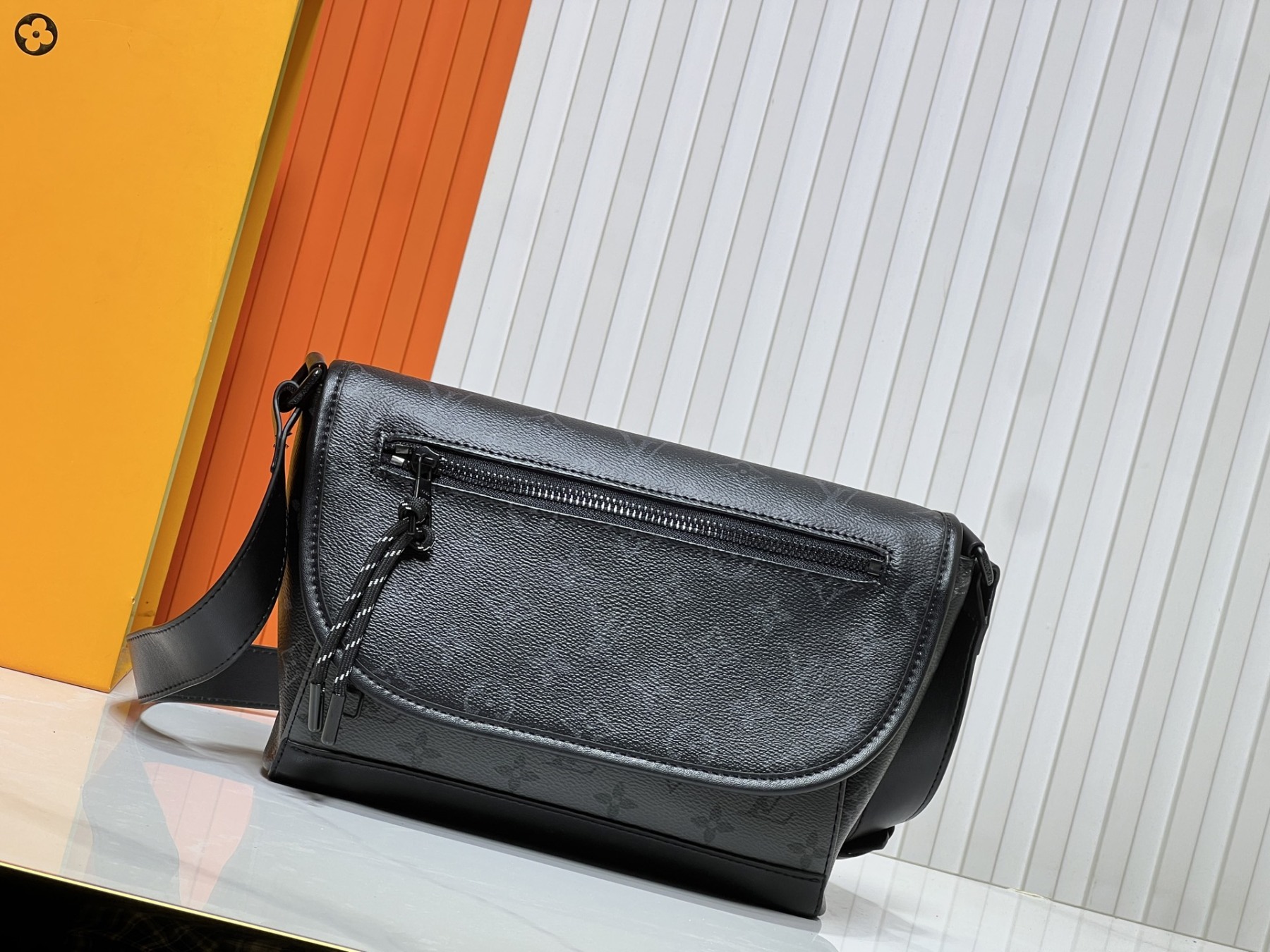 LOUIS VUITTON ルイヴィトン PULSE ショルダーバッグ M12681 M12806