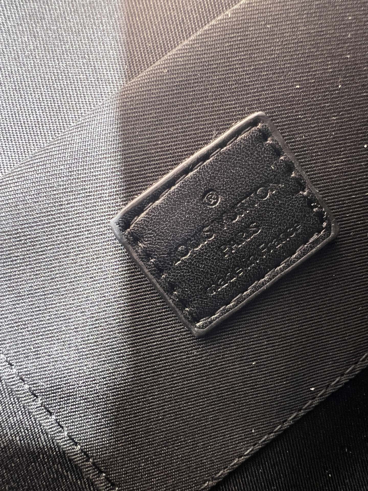 LOUIS VUITTON ルイヴィトン PULSE ショルダーバッグ M12681 M12806