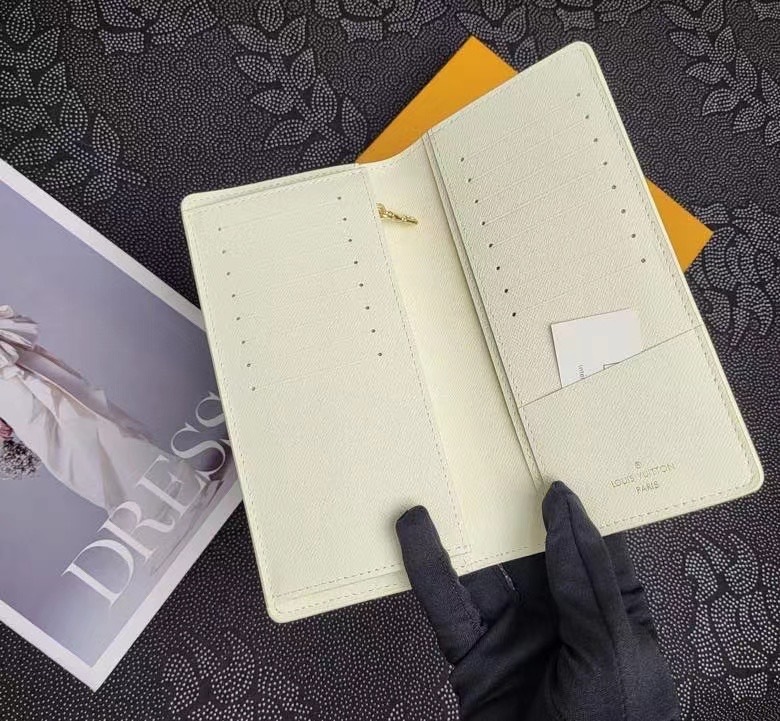 LOUIS VUITTON（ルイヴィトン）Brazza 財布 M83335