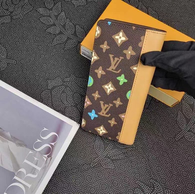 LOUIS VUITTON（ルイヴィトン）Brazza 財布 M83335