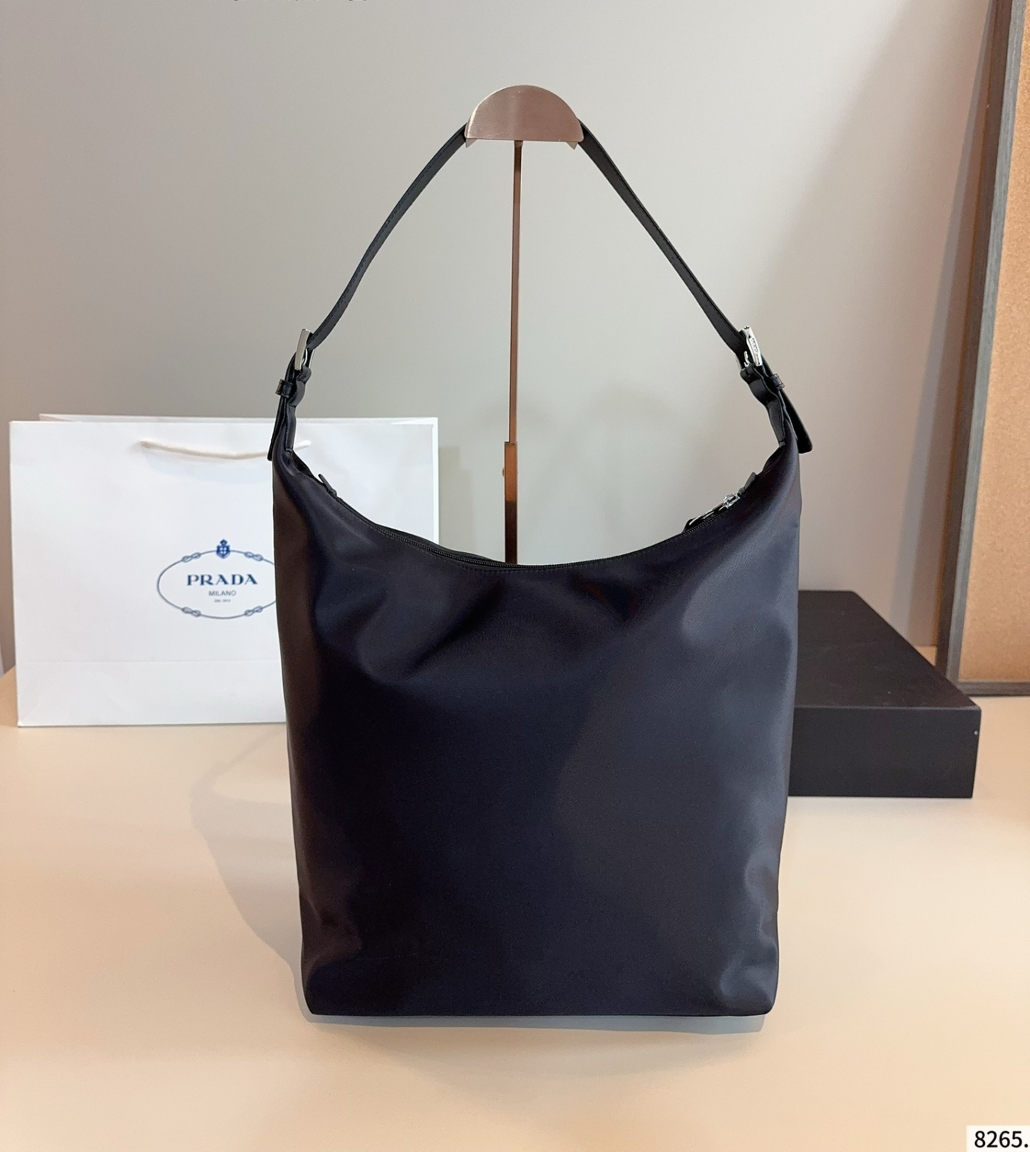 大人気定番商品★PRADA プラダ 新型ハンドバッグ