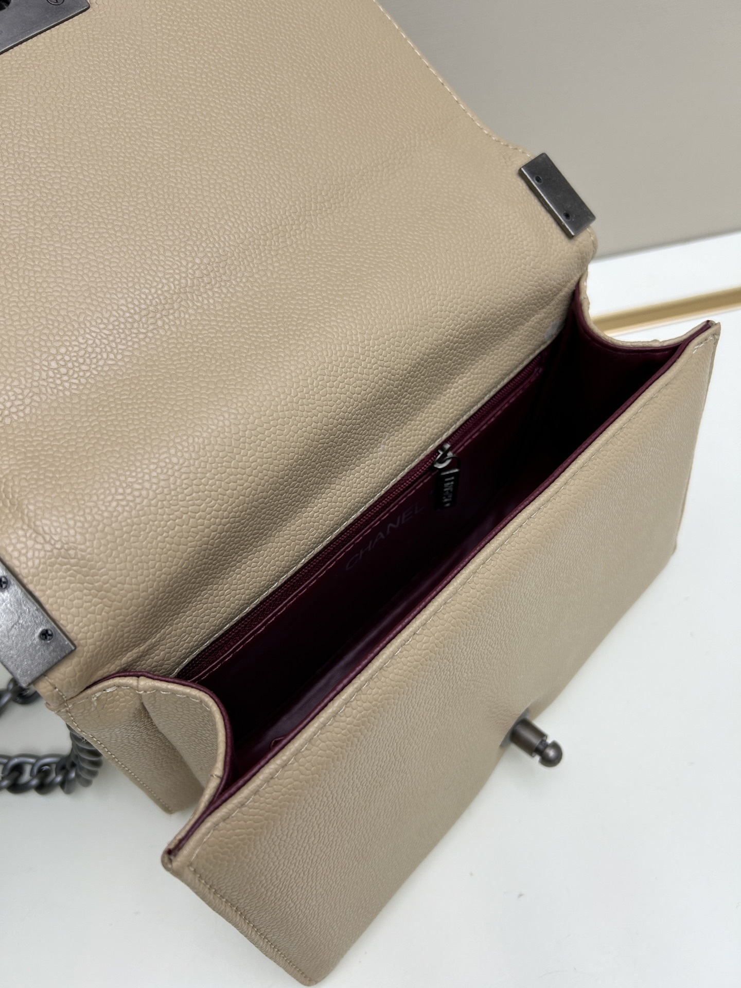 【CHANEL公式旗艦店】シャネル Leboy クロスボディバッグ