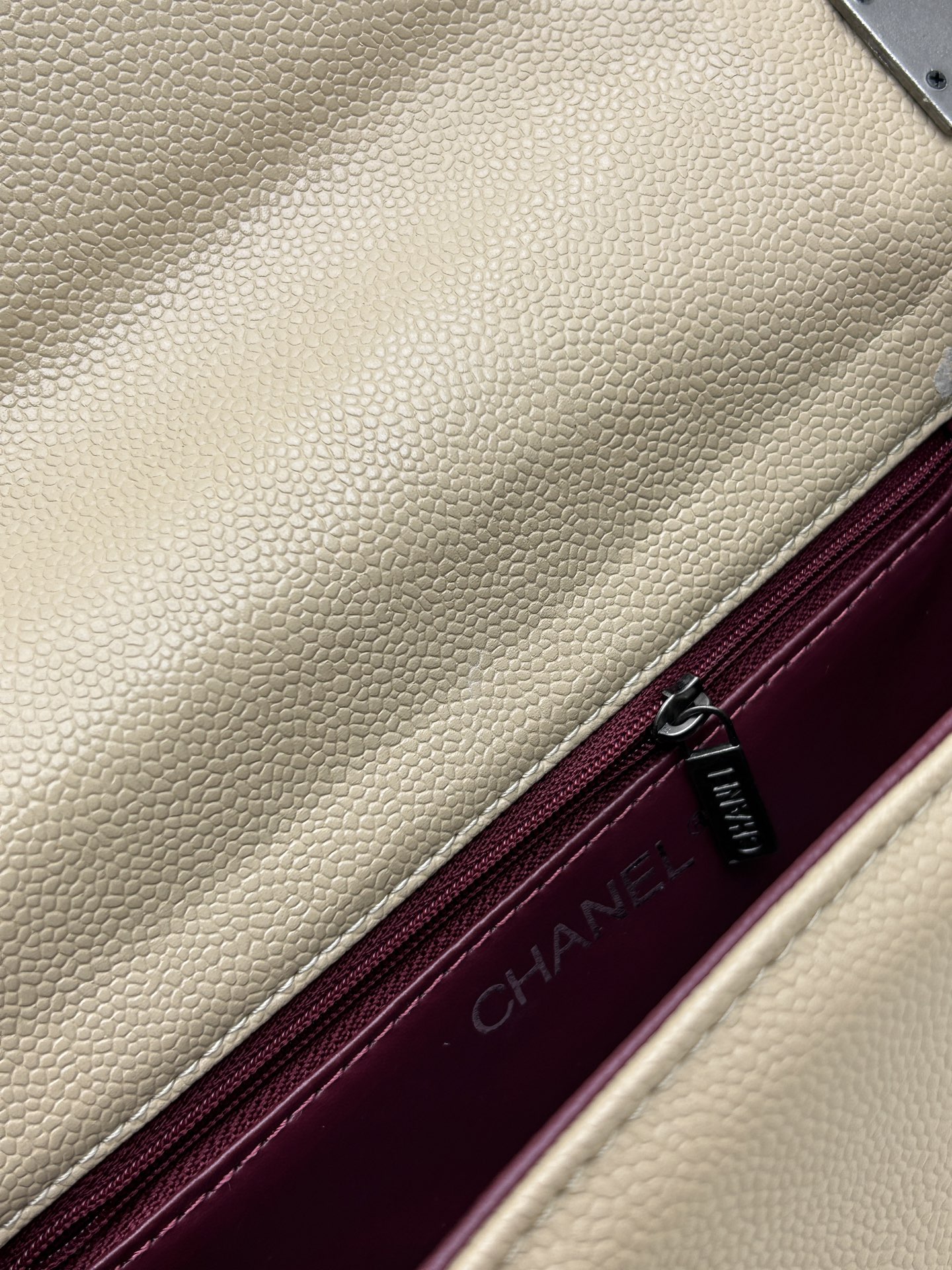 【CHANEL公式旗艦店】シャネル Leboy クロスボディバッグ