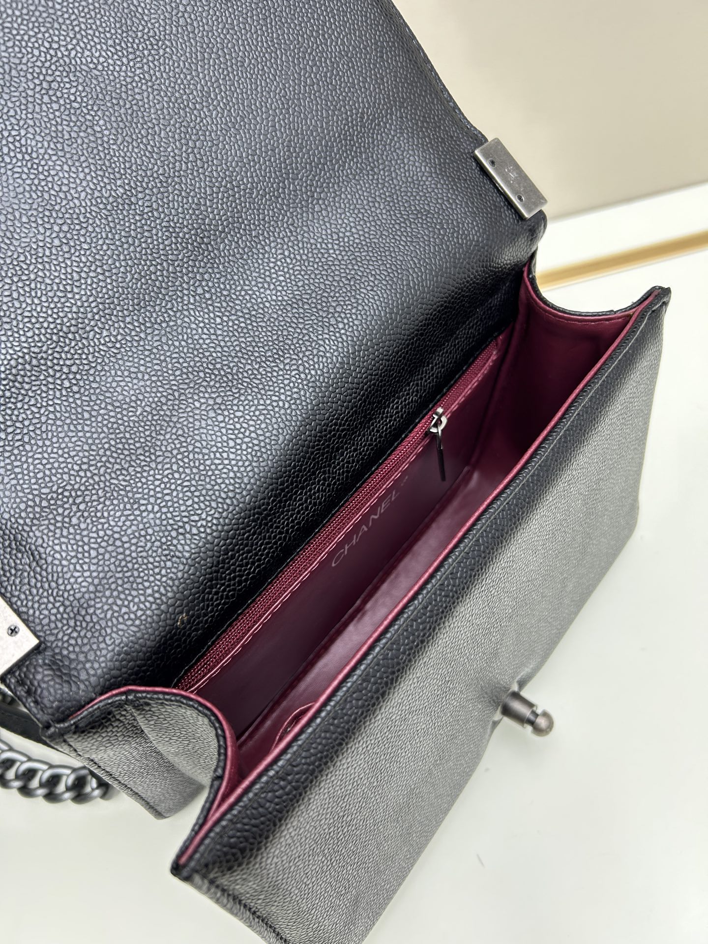 【CHANEL公式旗艦店】シャネル Leboy クロスボディバッグ