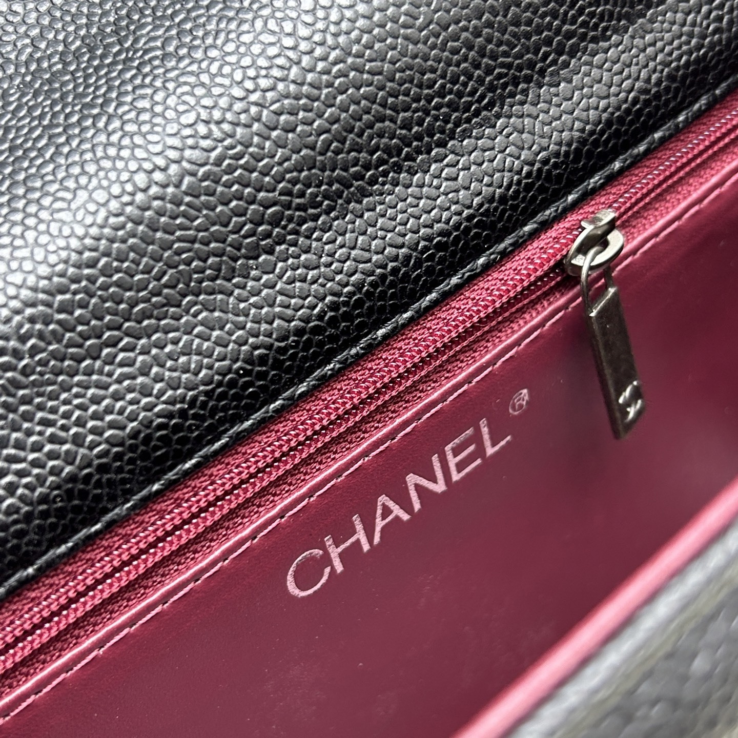 【CHANEL公式旗艦店】シャネル Leboy クロスボディバッグ