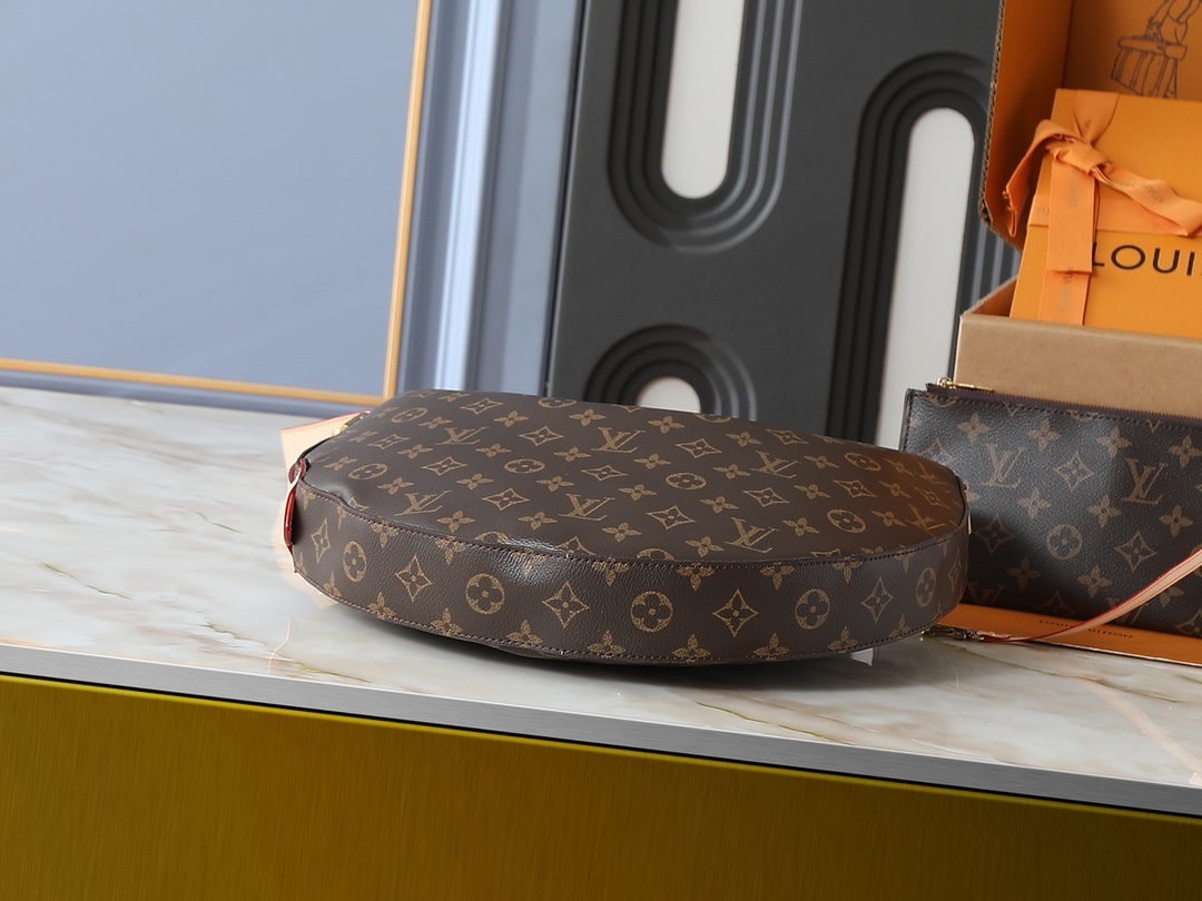 LOUIS VUITTON（ルイヴィトン）LOW KEY COOKIE M14642