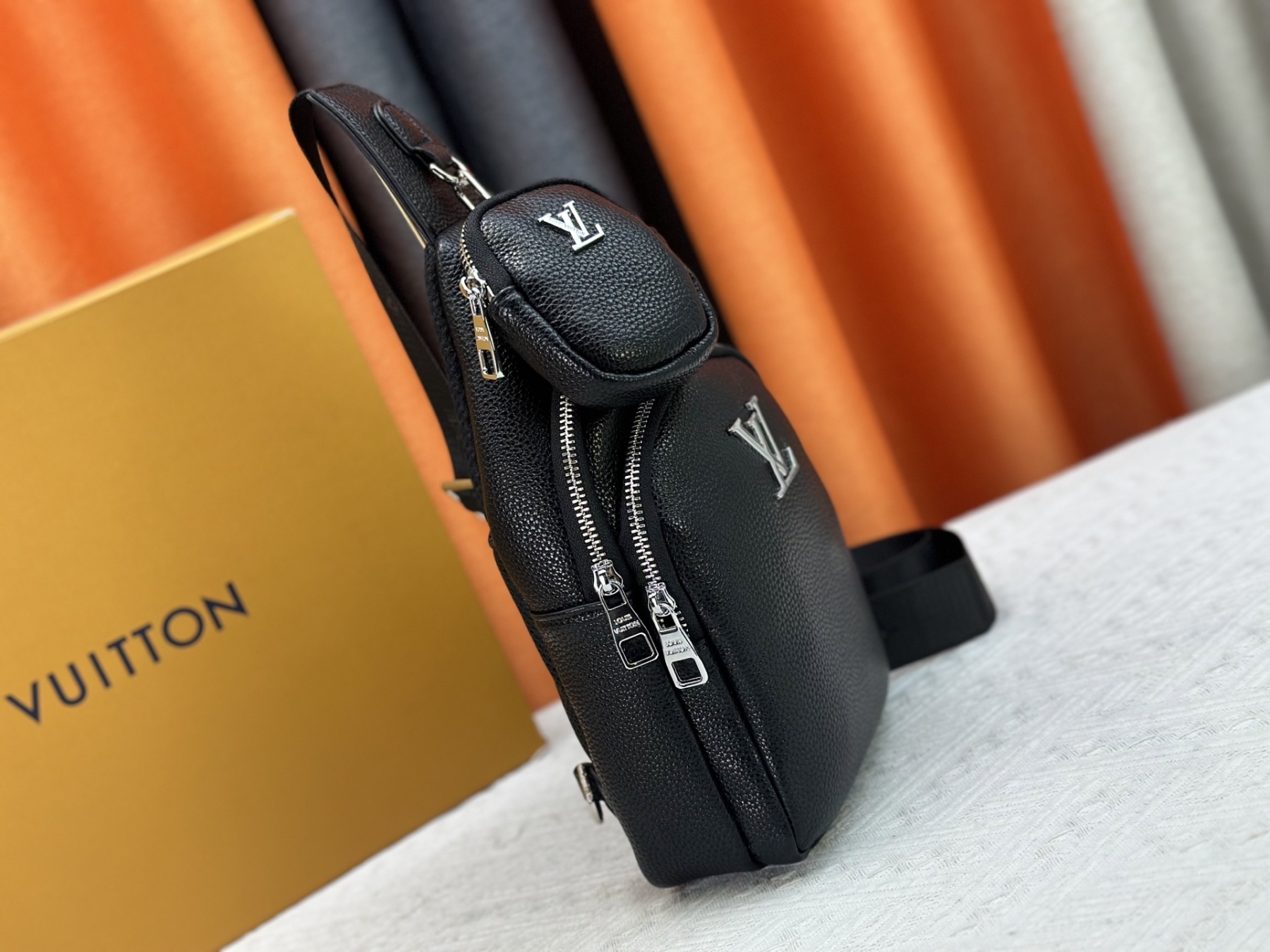 LOUIS VUITTON（ルイヴィトン）LV チェストバッグ M46344