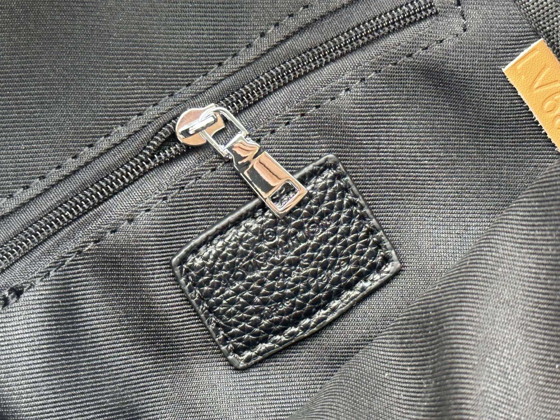LOUIS VUITTON（ルイヴィトン）LV チェストバッグ M46344