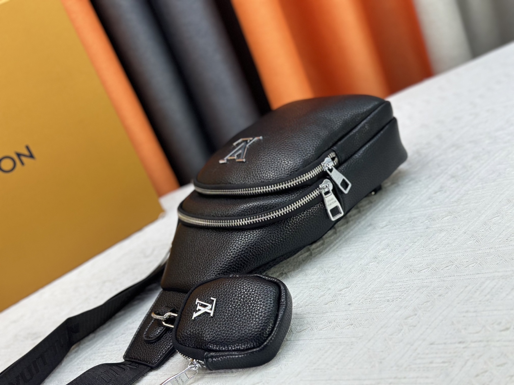 LOUIS VUITTON（ルイヴィトン）LV チェストバッグ M46344