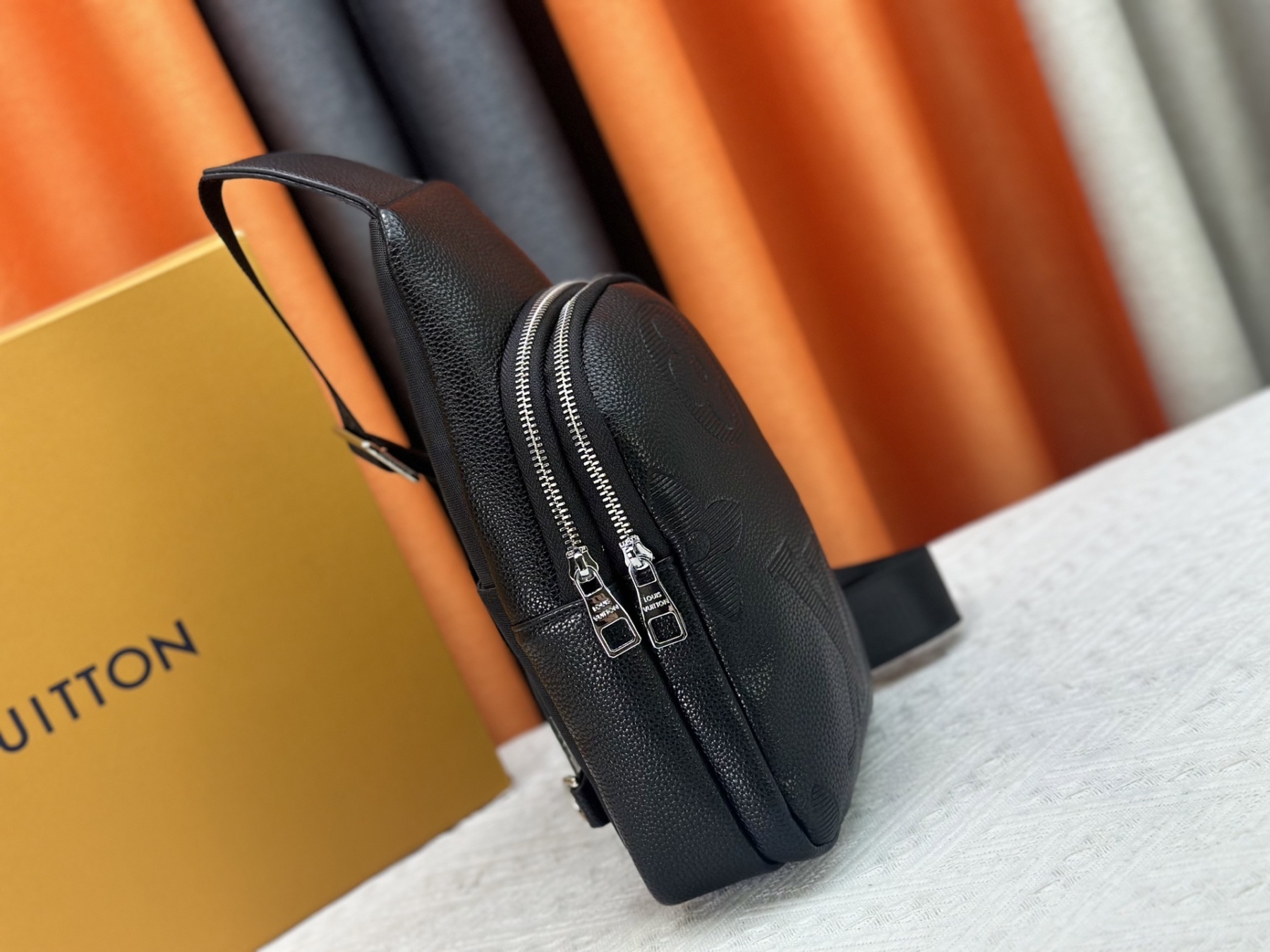 LOUIS VUITTON（ルイヴィトン）LV チェストバッグ M46344