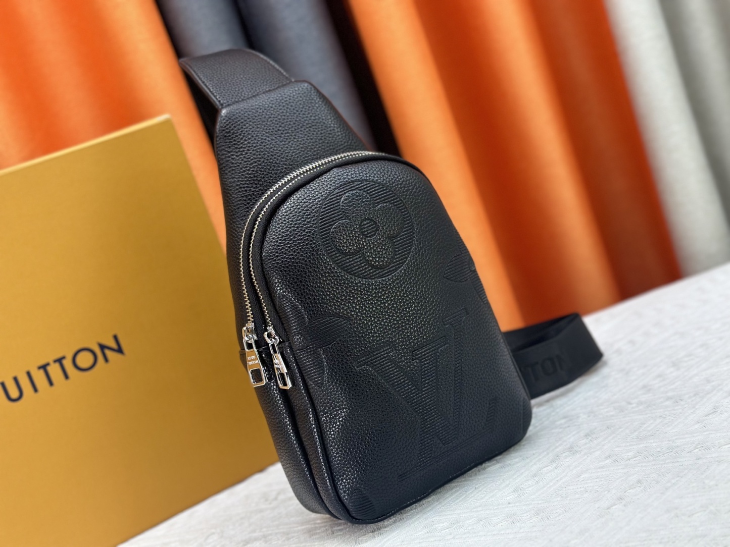 LOUIS VUITTON（ルイヴィトン）LV チェストバッグ M46344