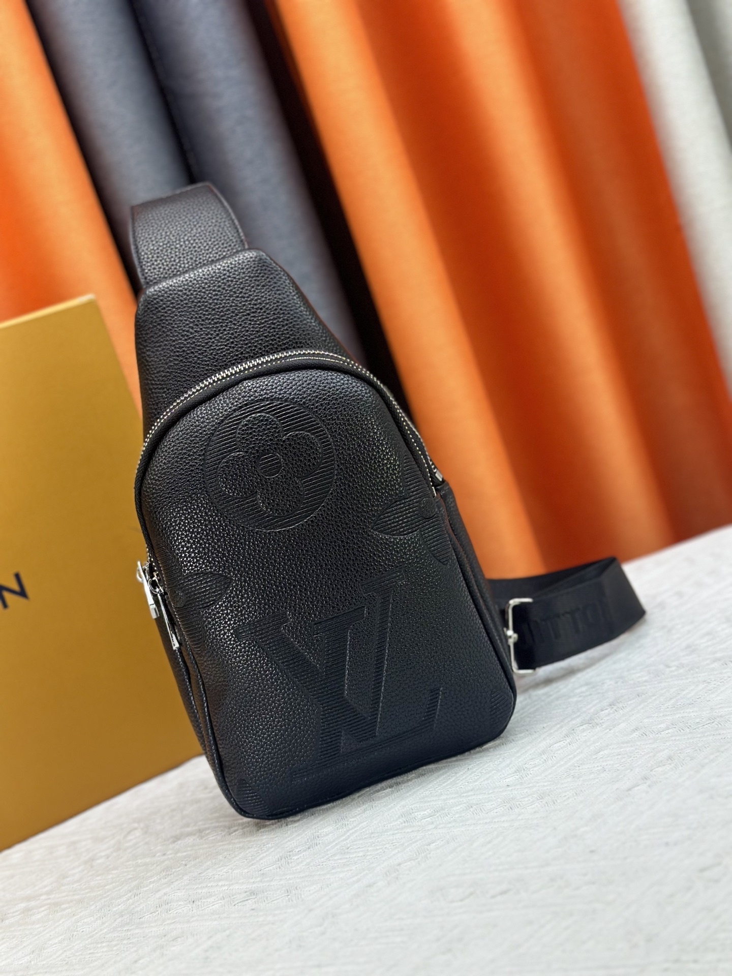 LOUIS VUITTON（ルイヴィトン）LV チェストバッグ M46344