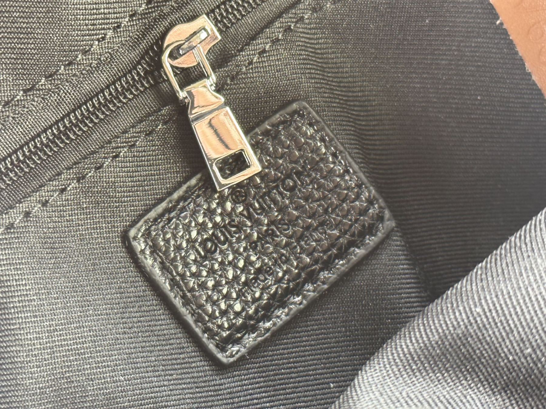 LOUIS VUITTON（ルイヴィトン）LV チェストバッグ M46344
