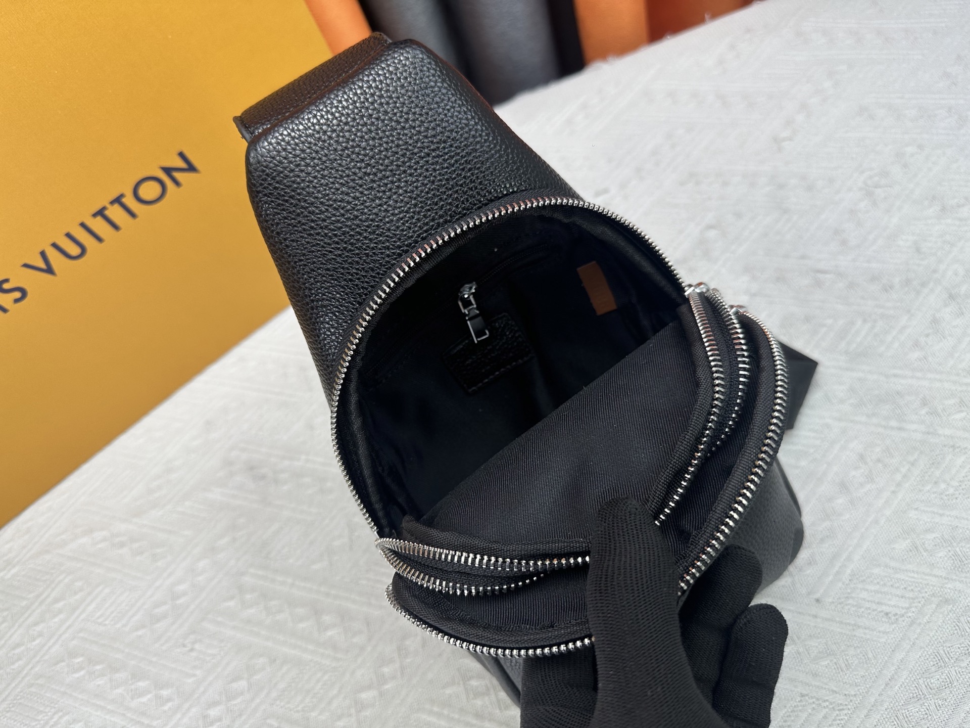 LOUIS VUITTON（ルイヴィトン）LV チェストバッグ M46344