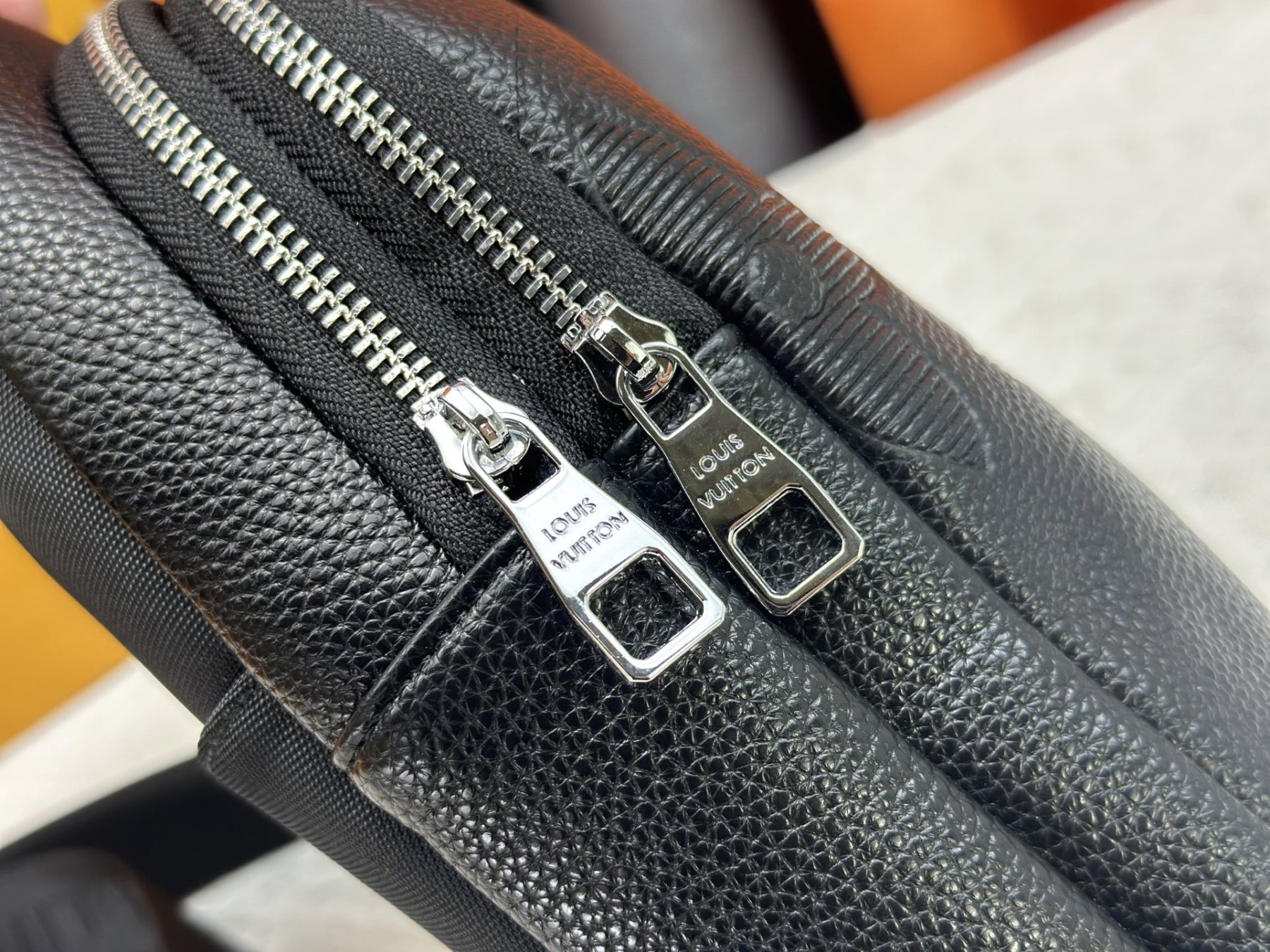 LOUIS VUITTON（ルイヴィトン）LV チェストバッグ M46344