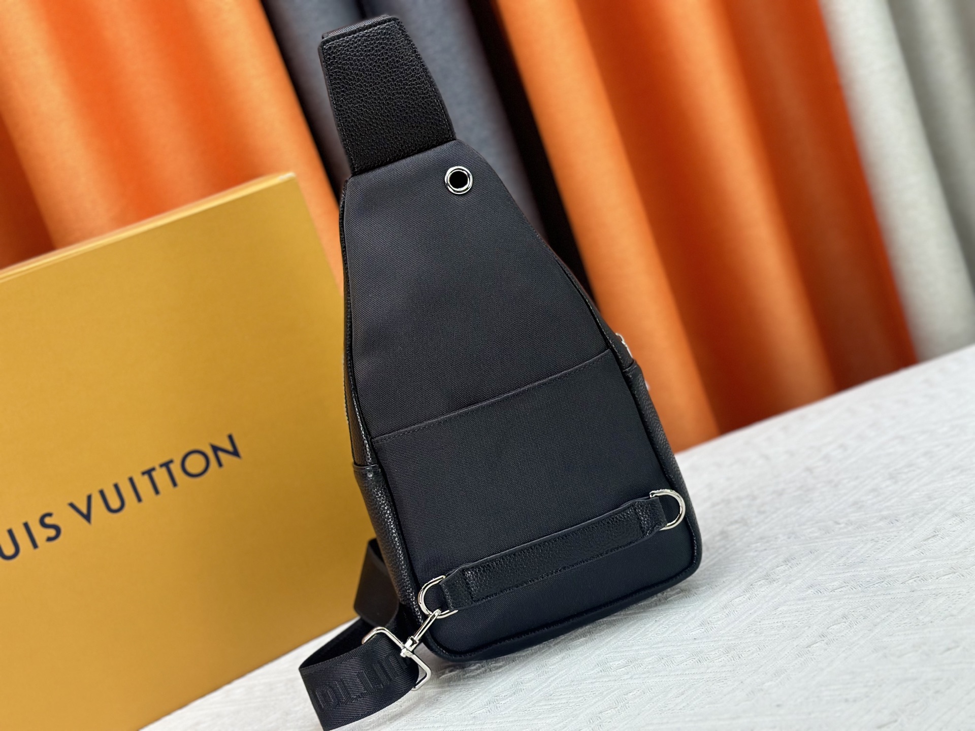 LOUIS VUITTON（ルイヴィトン）LV チェストバッグ M46344