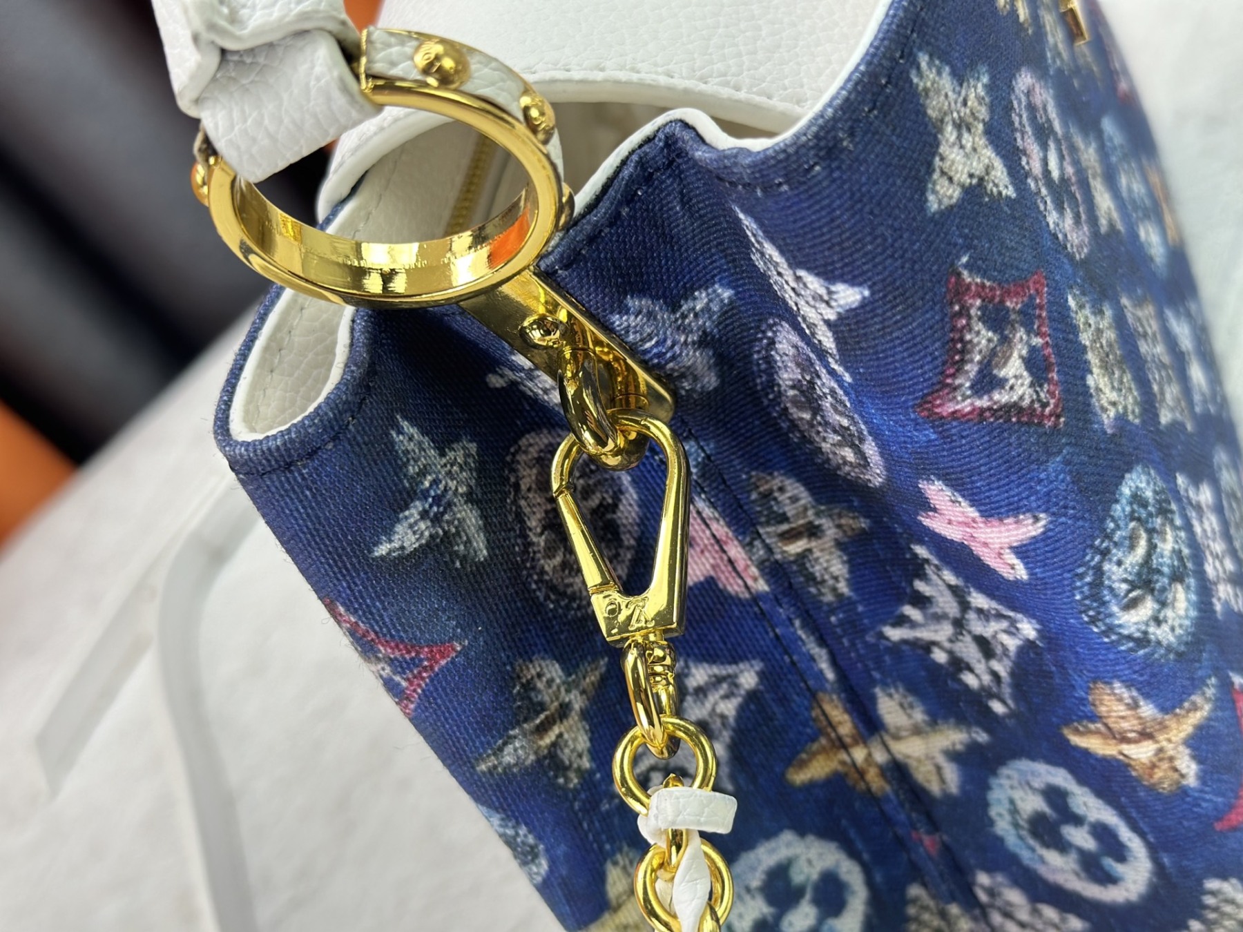 LOUIS VUITTON（ルイヴィトン）CAPUCINES ハンドバッグ M59939 M94519
