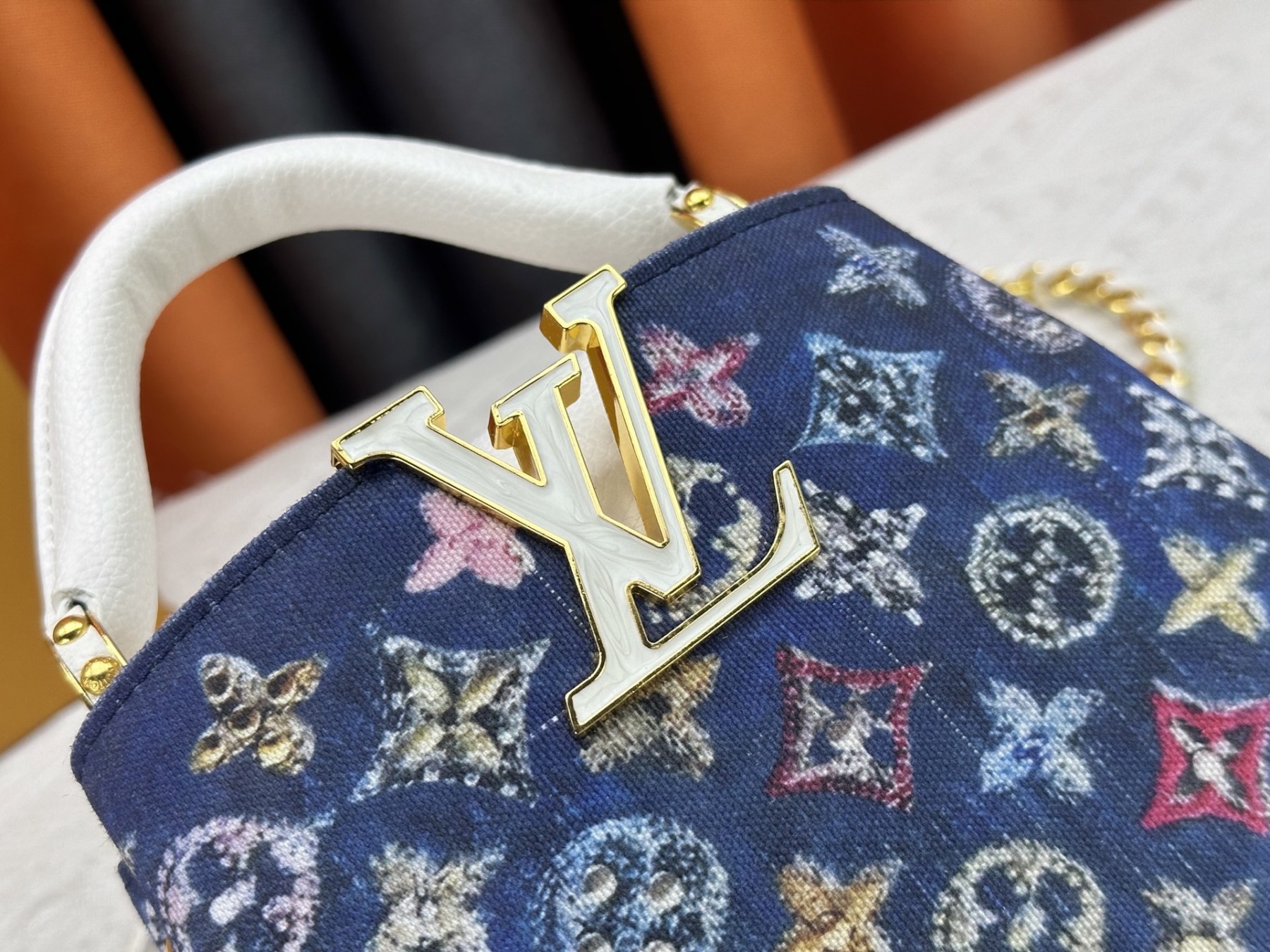 LOUIS VUITTON（ルイヴィトン）CAPUCINES ハンドバッグ M59939 M94519
