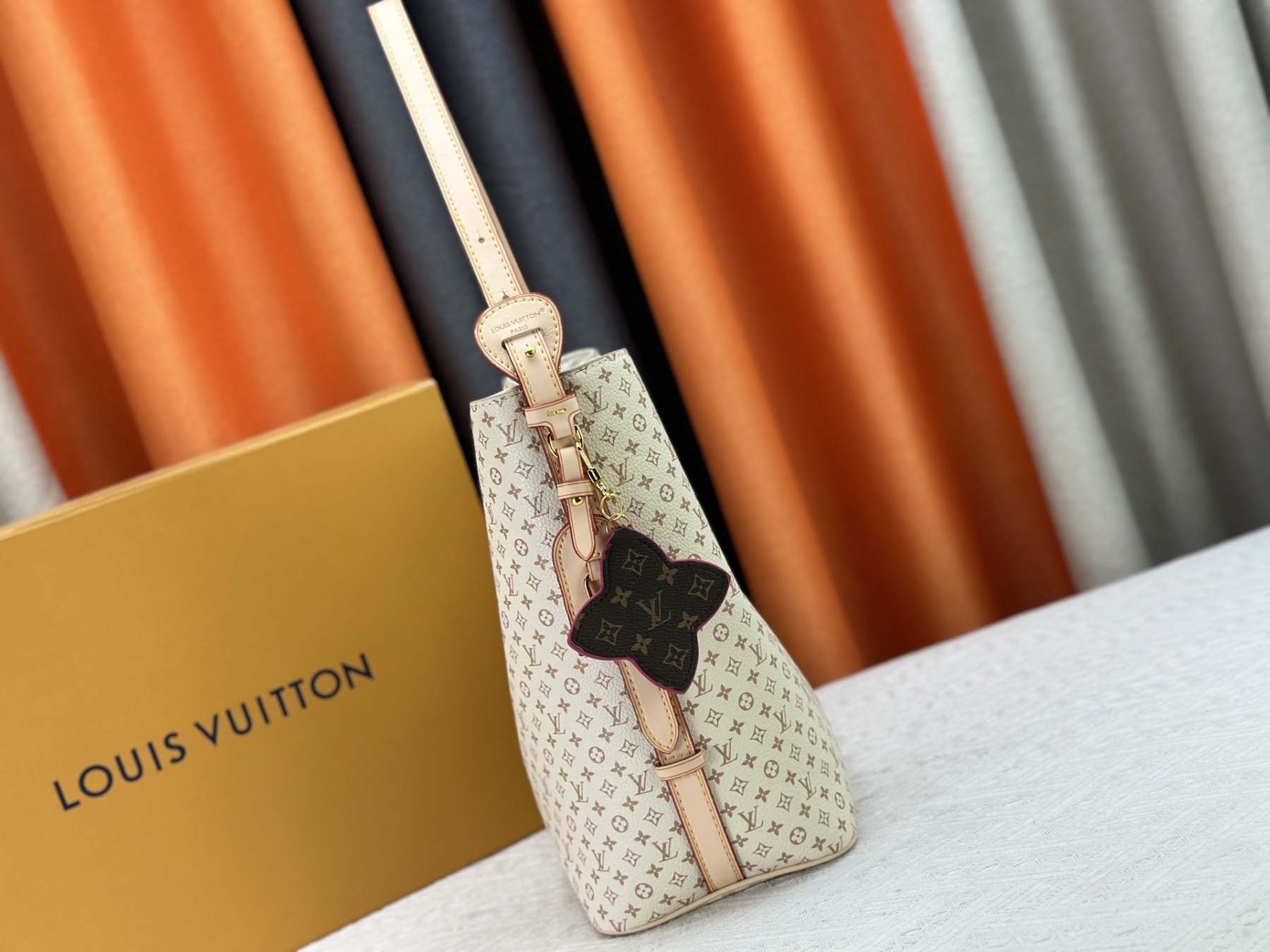 LOUIS VUITTON（ルイヴィトン）ALL IN BB ハンドバッグ M15130