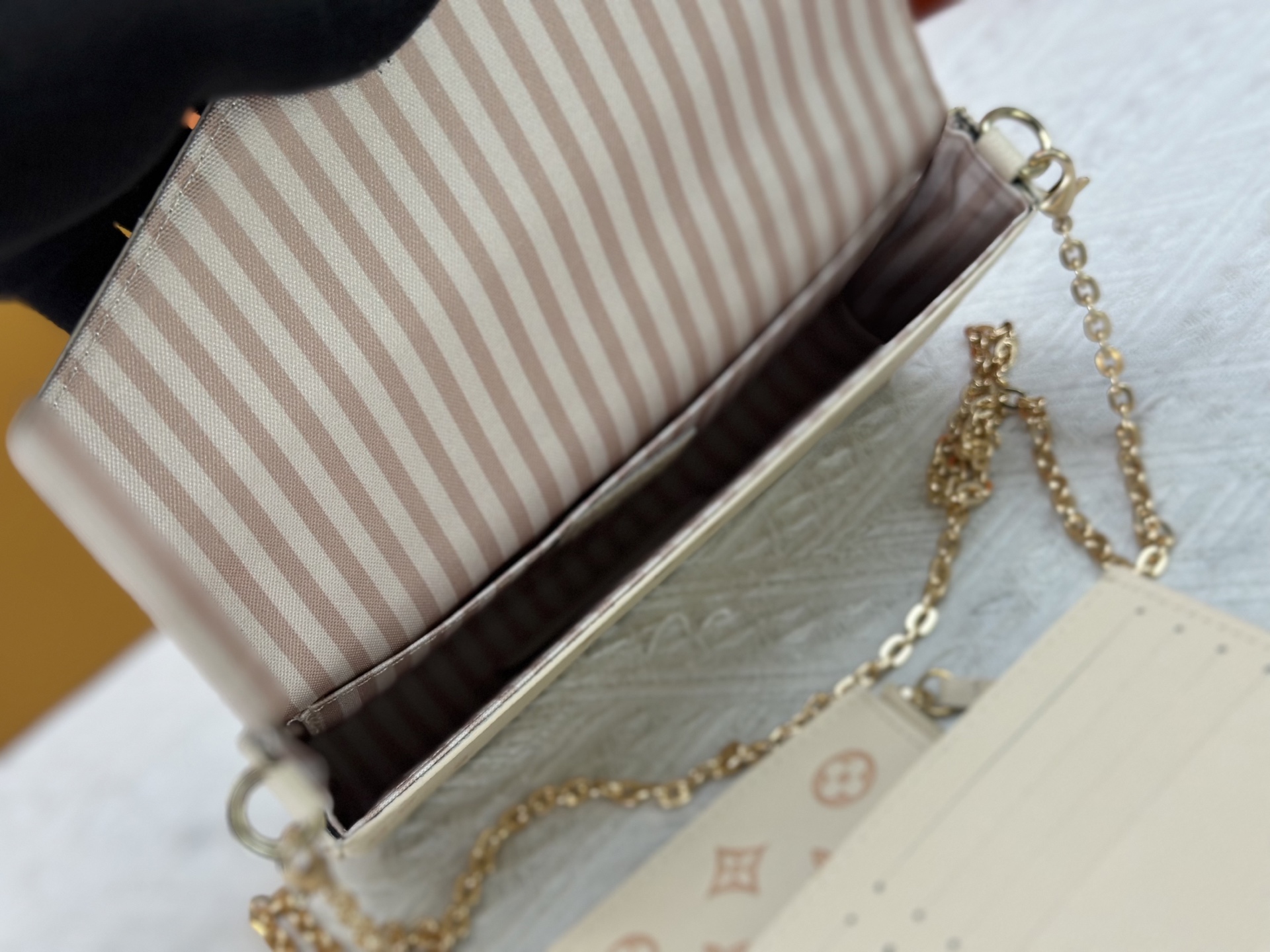LOUIS VUITTON（ルイヴィトン）Pochette Félicie チェーンバッグ M14968
