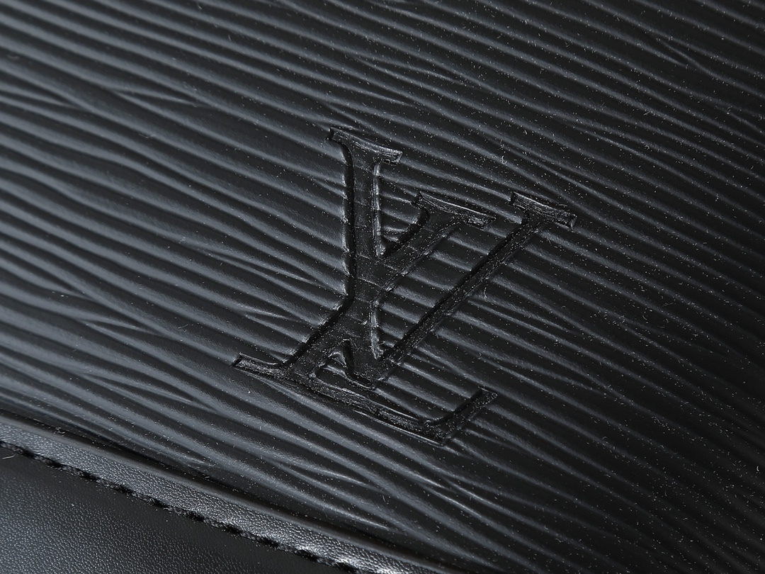 LOUIS VUITTON（ルイヴィトン）Alma BB クロスボディバッグ